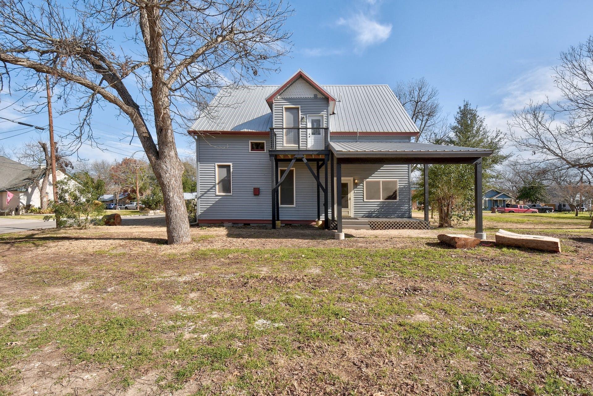 205 S Rio Grande St, Lockhart, TX 78644