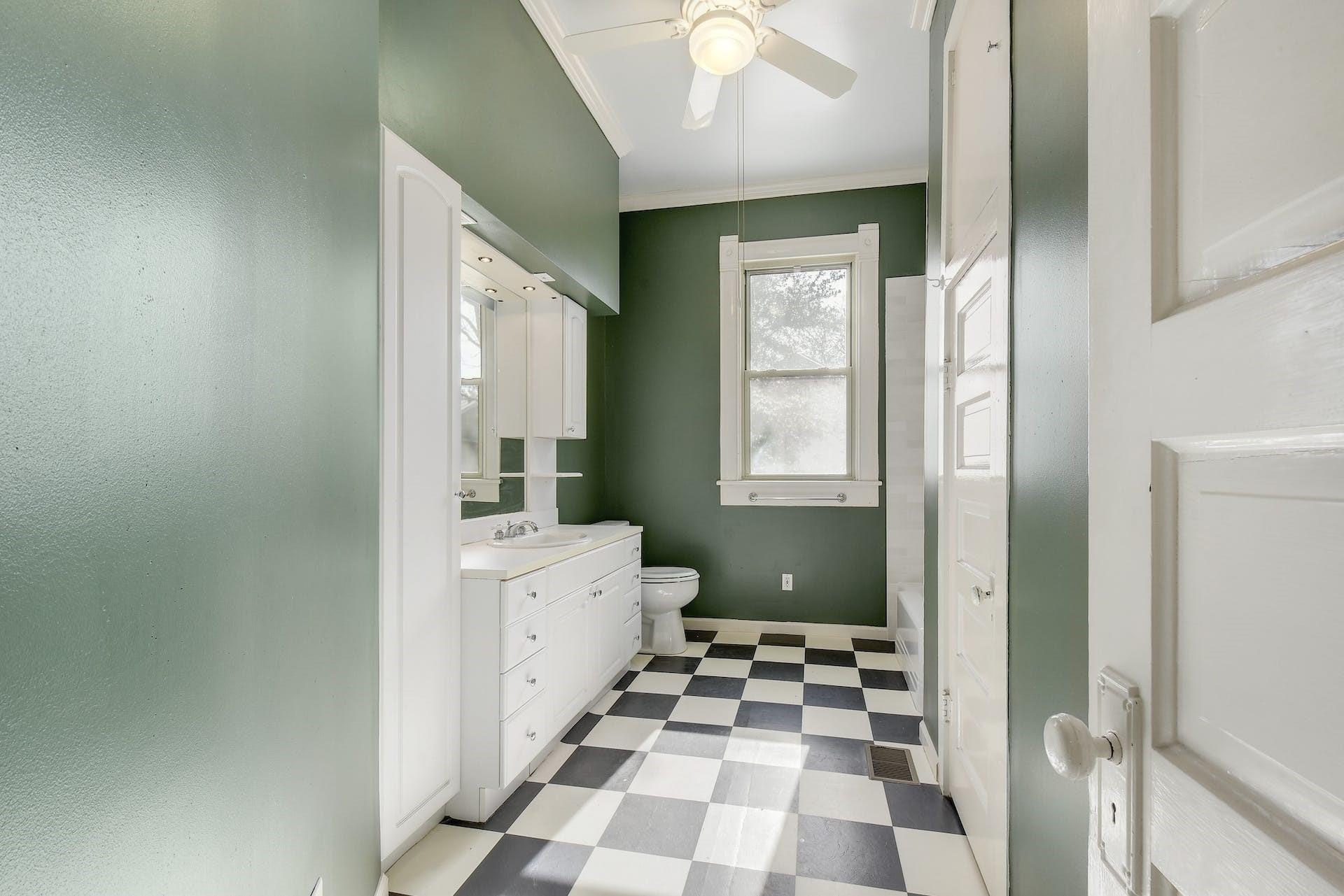 205 S Rio Grande St, Lockhart, TX 78644