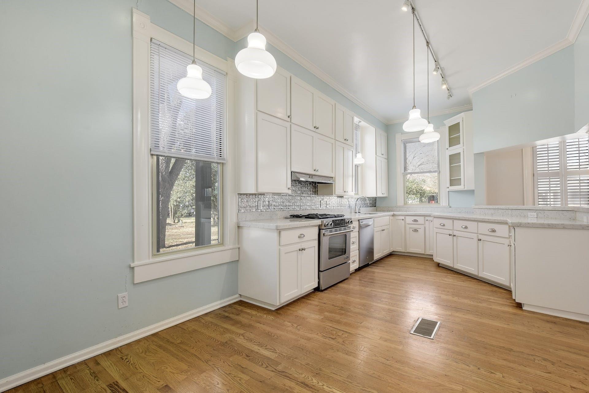 205 S Rio Grande St, Lockhart, TX 78644