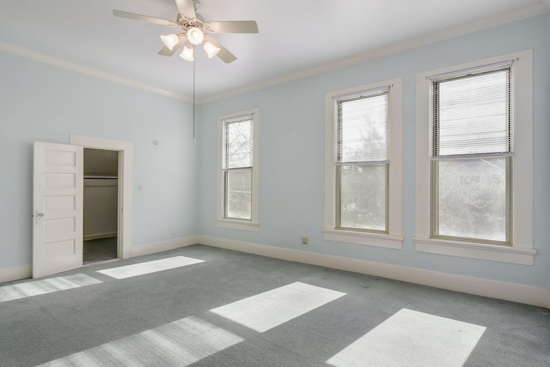 205 S Rio Grande St, Lockhart, TX 78644