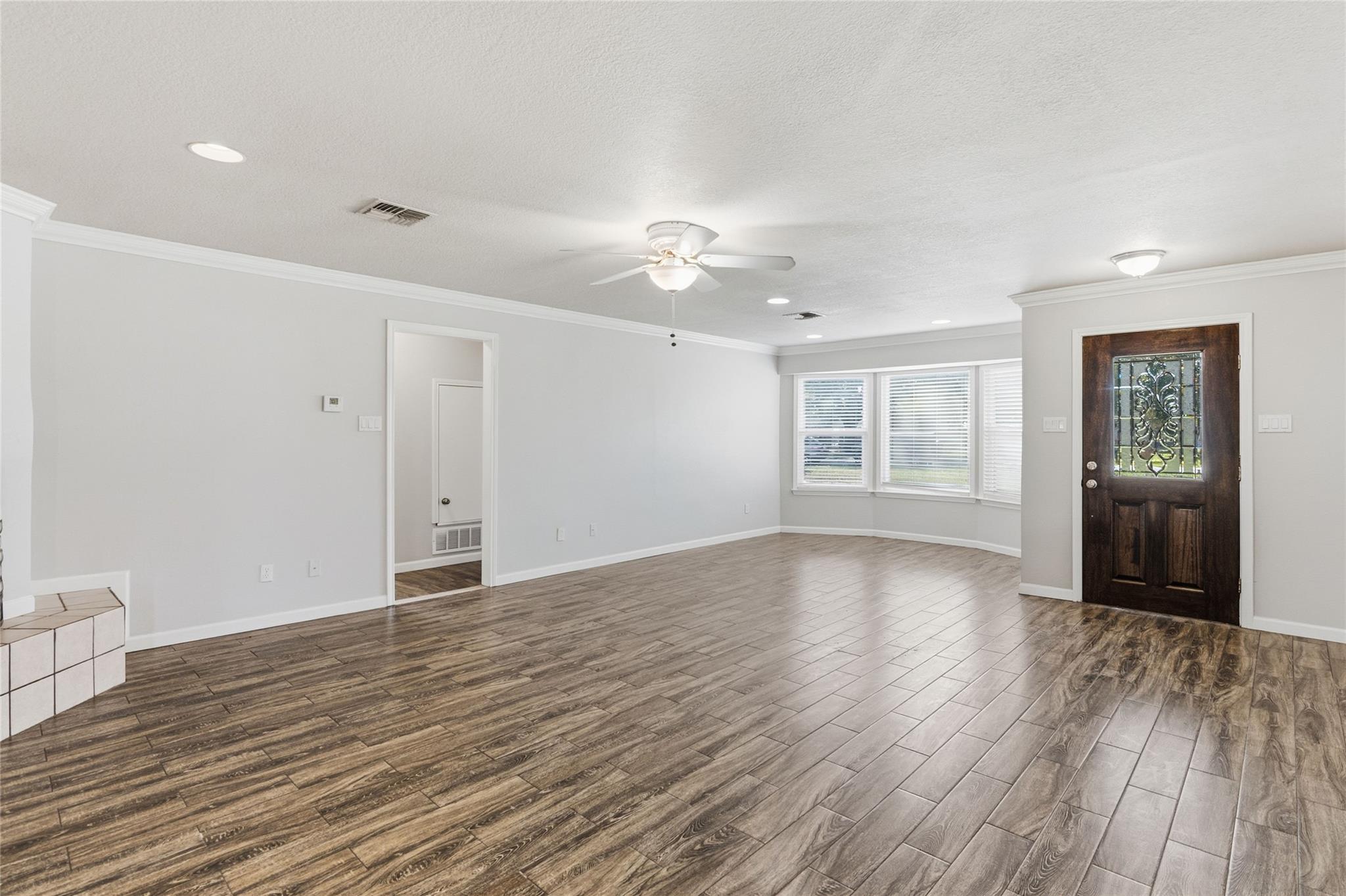 163 Lakeside Dr, Seguin, TX 78155