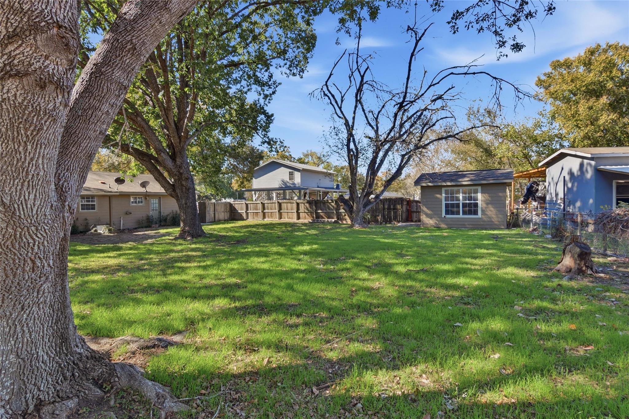 163 Lakeside Dr, Seguin, TX 78155