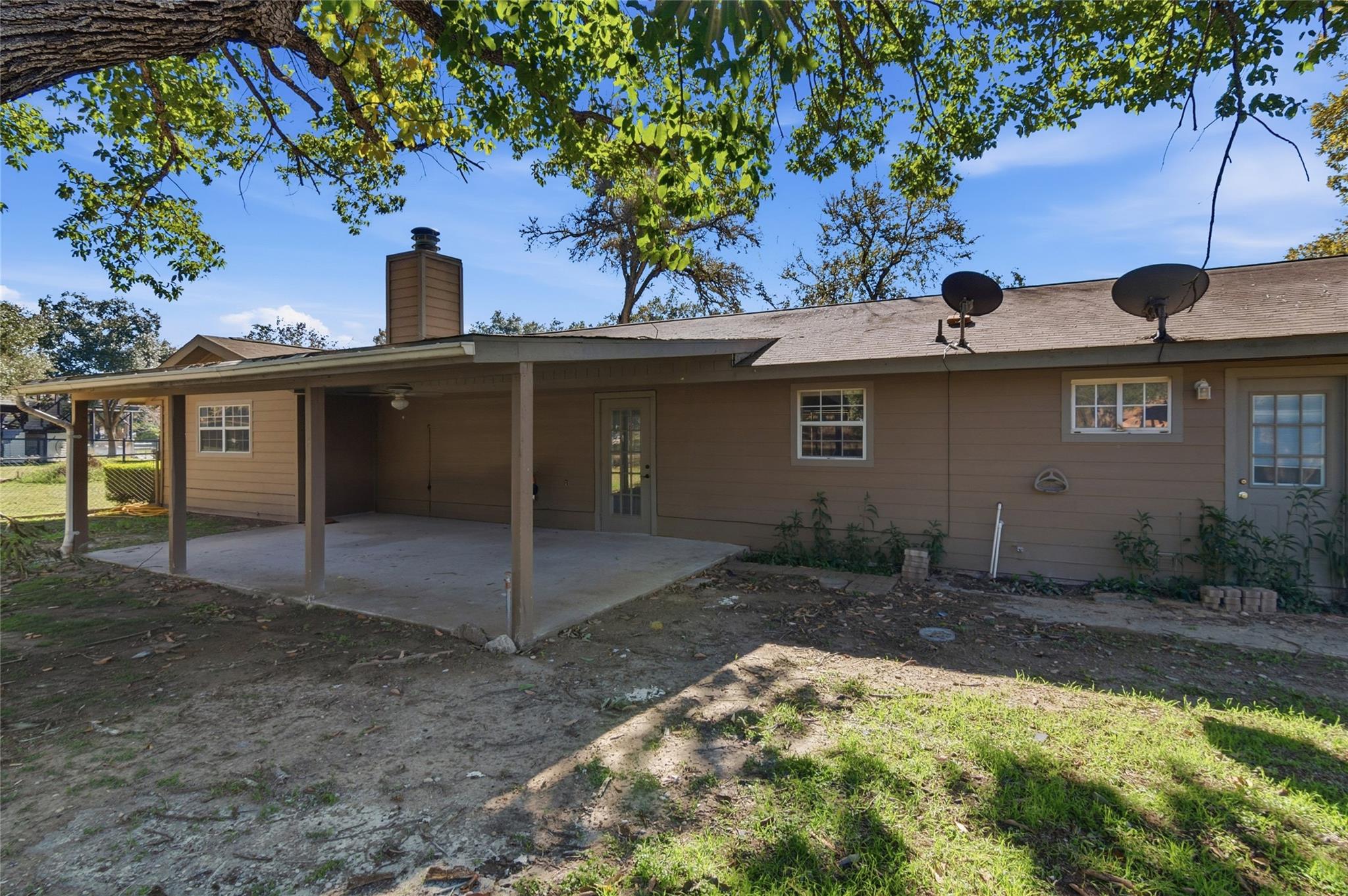 163 Lakeside Dr, Seguin, TX 78155