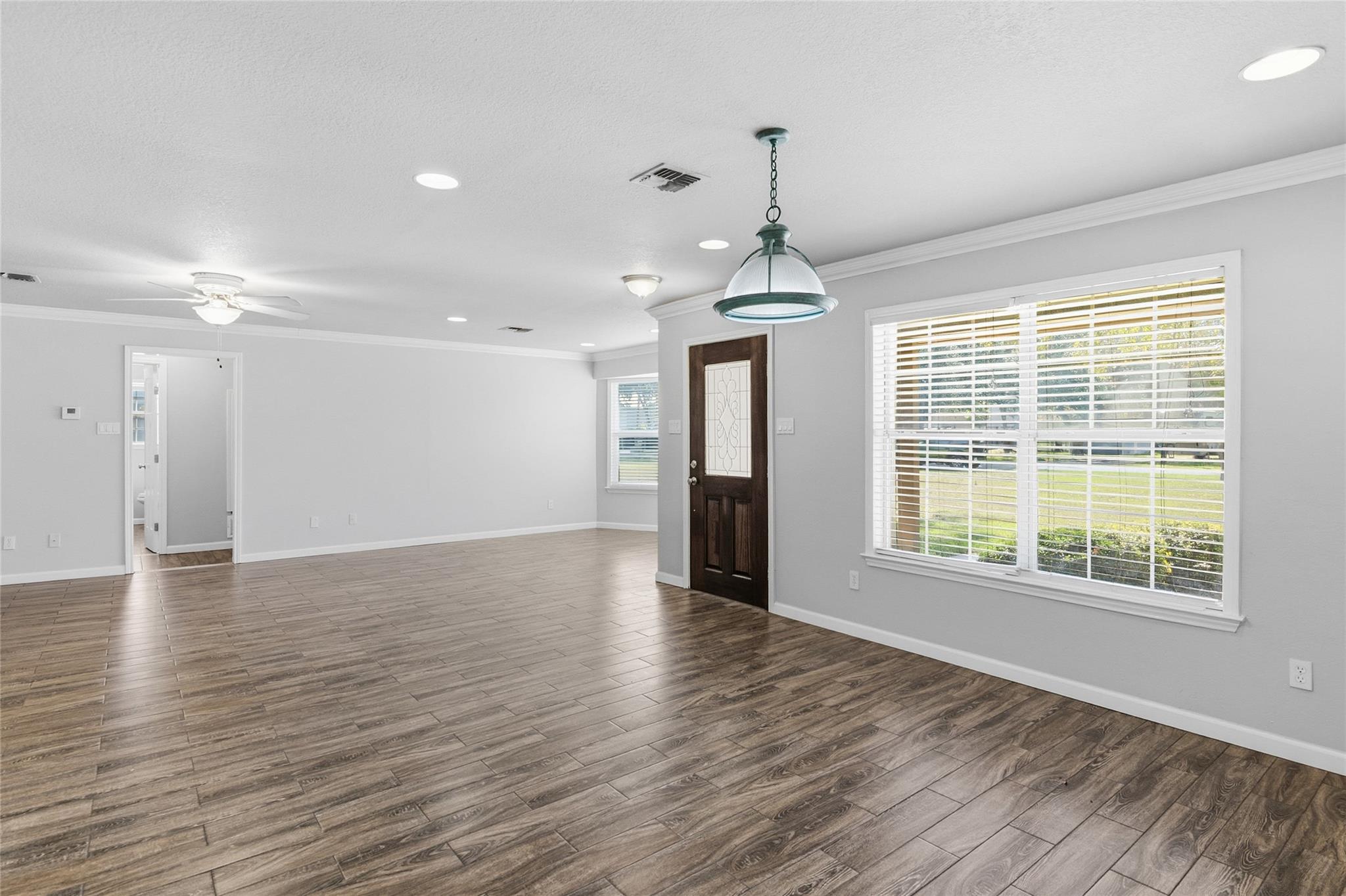 163 Lakeside Dr, Seguin, TX 78155