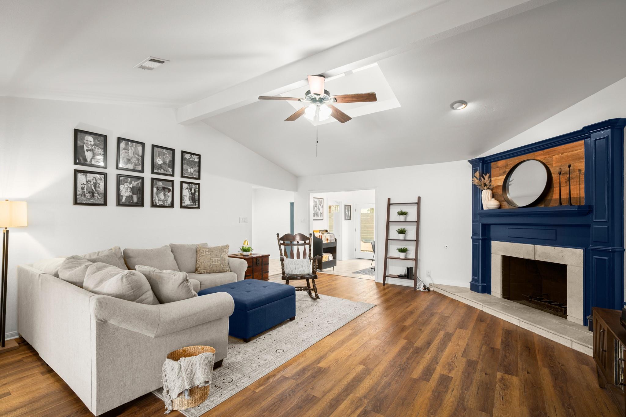 305 E Tanglewood Dr, New Braunfels, TX 78130