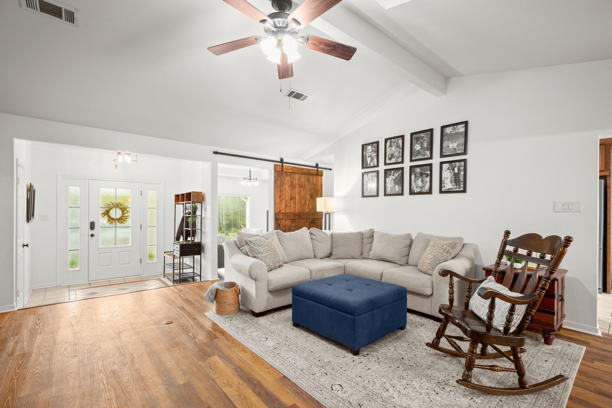 305 E Tanglewood Dr, New Braunfels, TX 78130