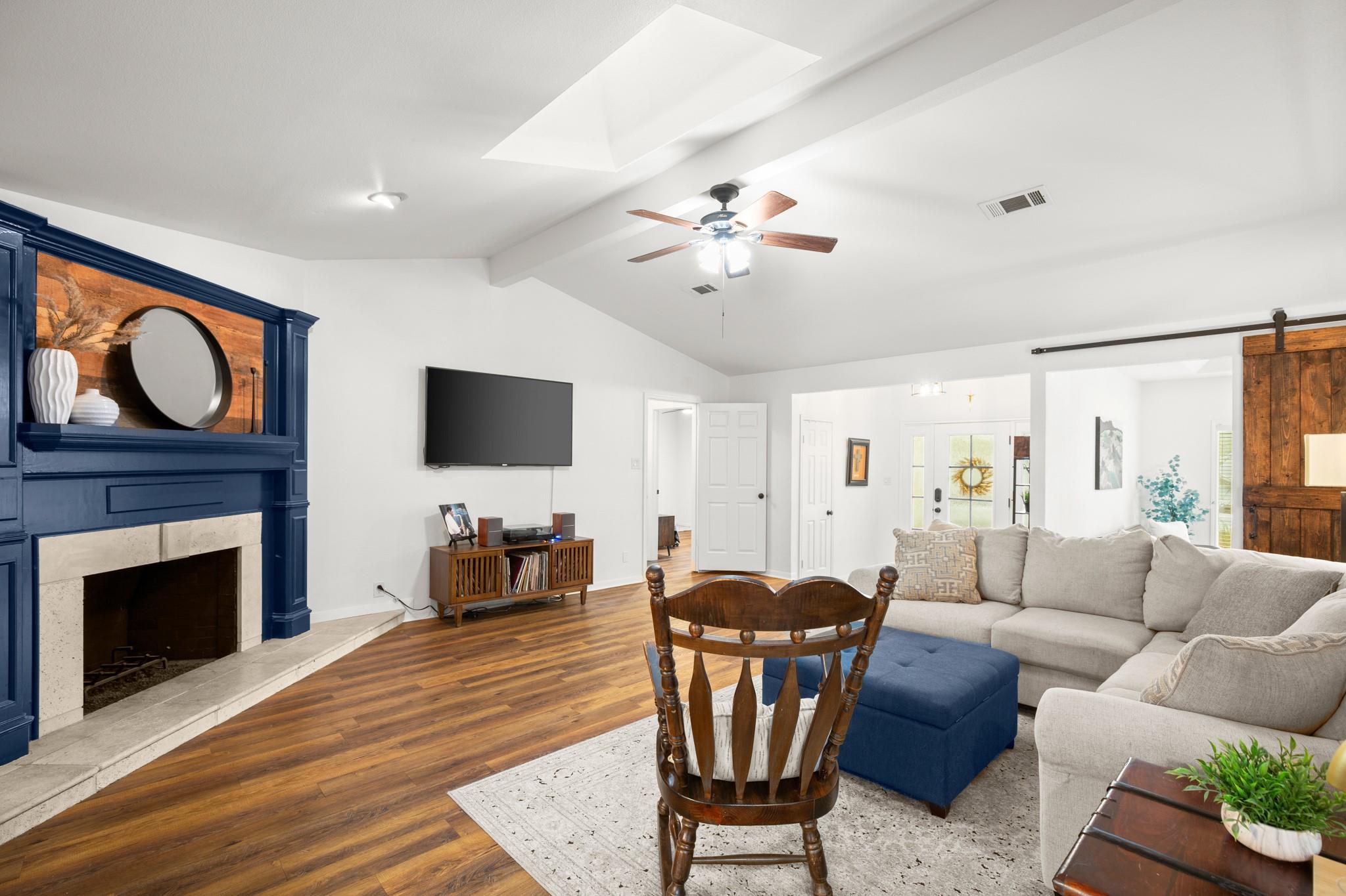 305 E Tanglewood Dr, New Braunfels, TX 78130