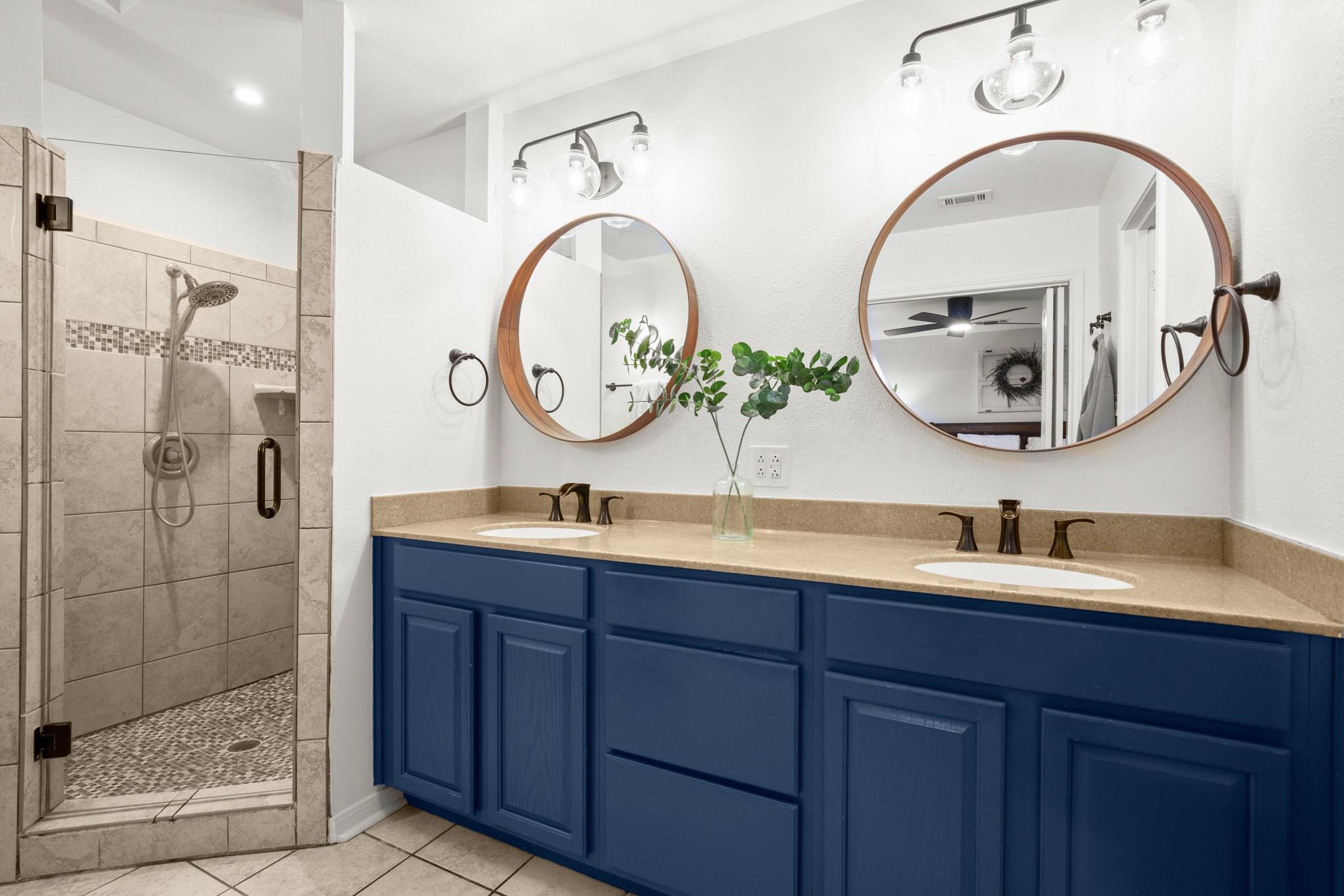 305 E Tanglewood Dr, New Braunfels, TX 78130