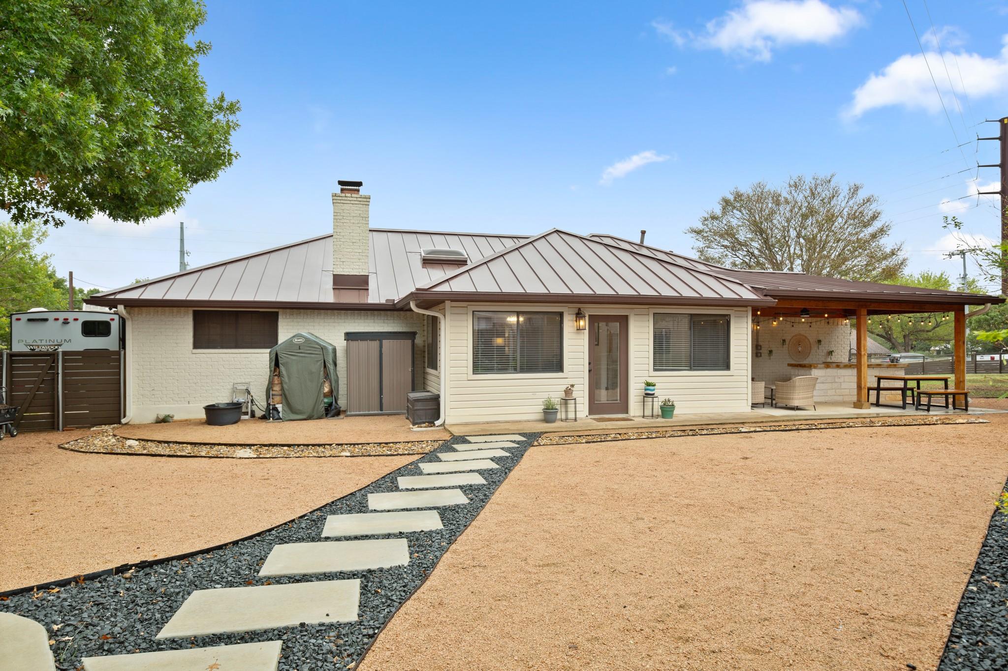 305 E Tanglewood Dr, New Braunfels, TX 78130