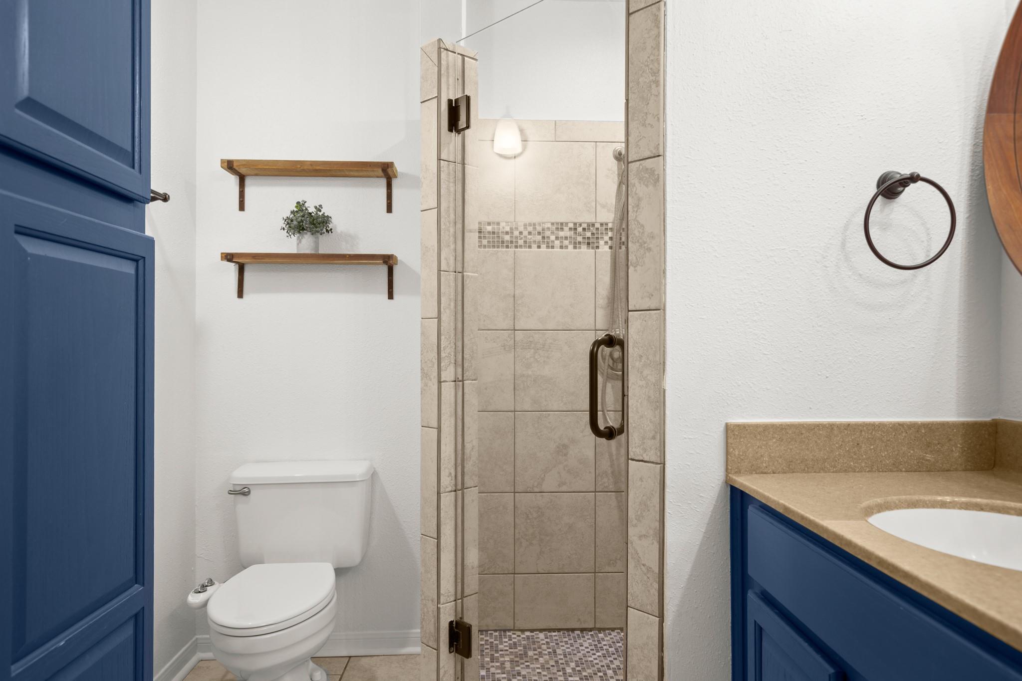 305 E Tanglewood Dr, New Braunfels, TX 78130