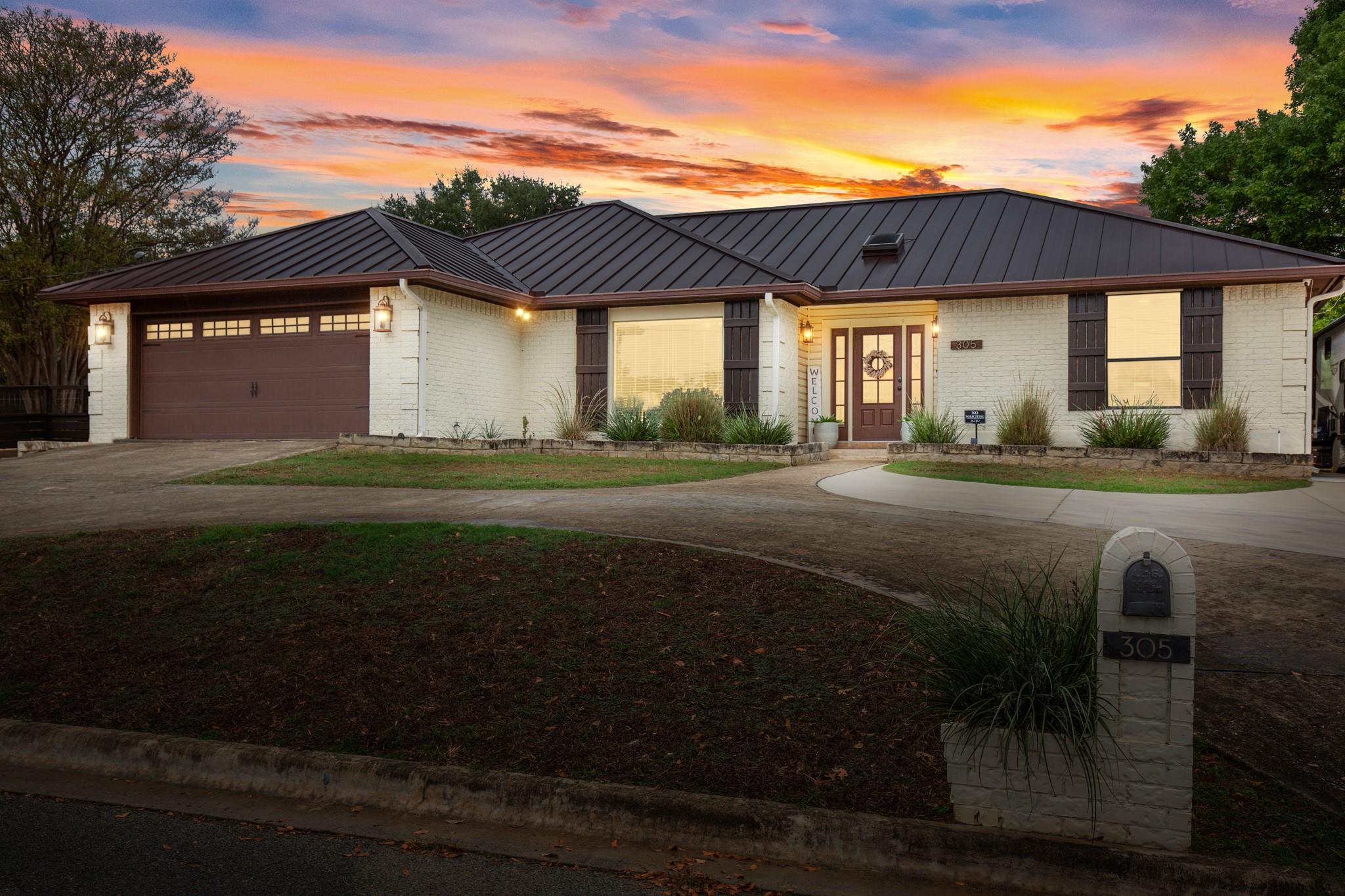 305 E Tanglewood Dr, New Braunfels, TX 78130