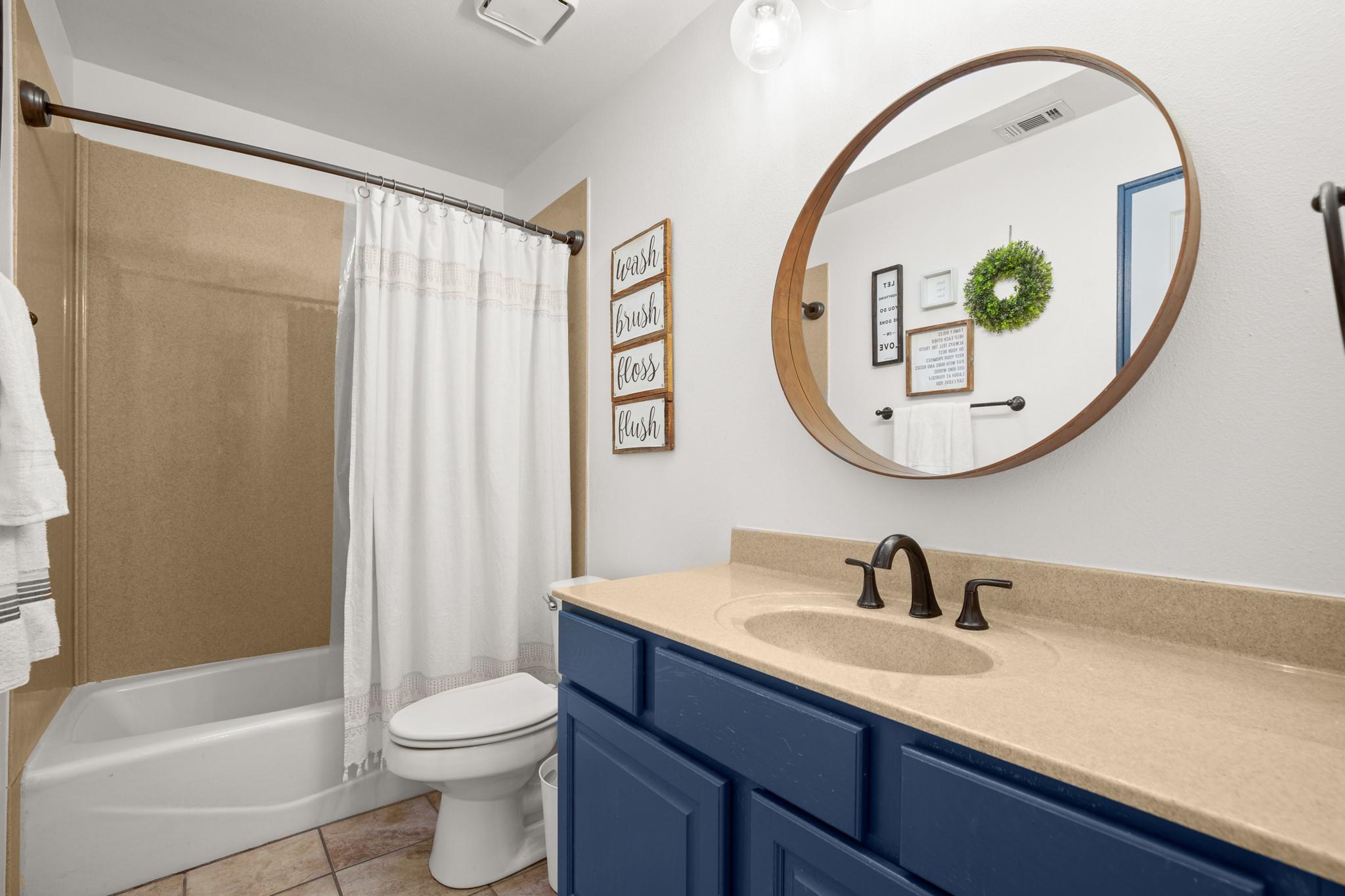 305 E Tanglewood Dr, New Braunfels, TX 78130