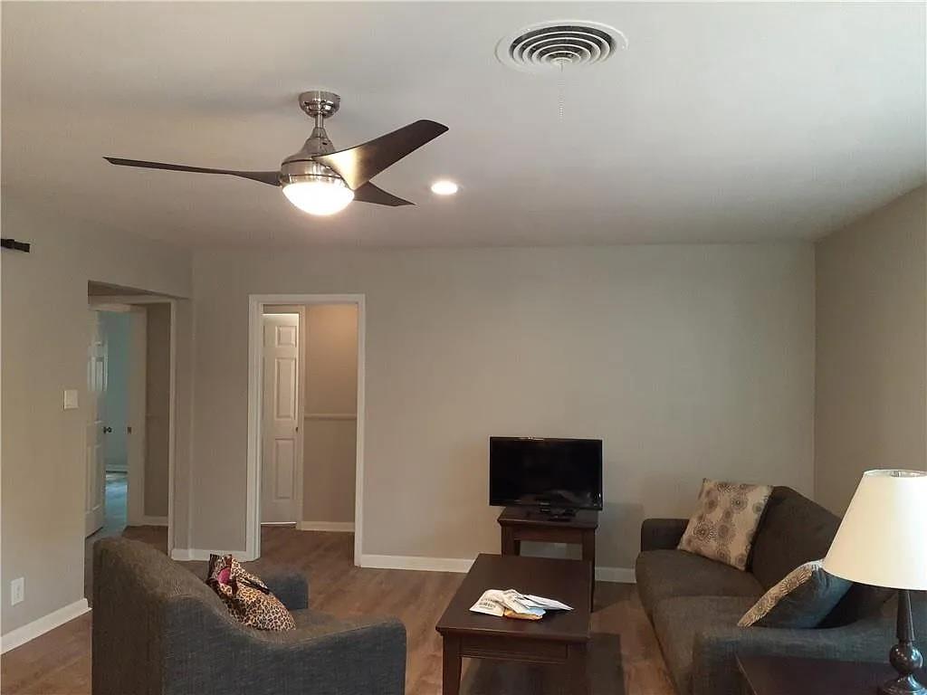 1715 Deerfield Dr, Austin, TX 78741