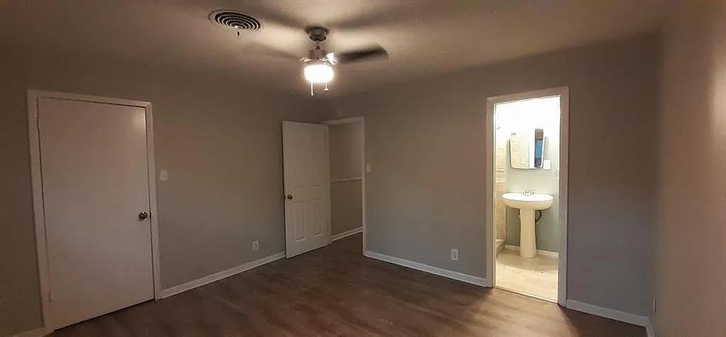 1715 Deerfield Dr, Austin, TX 78741