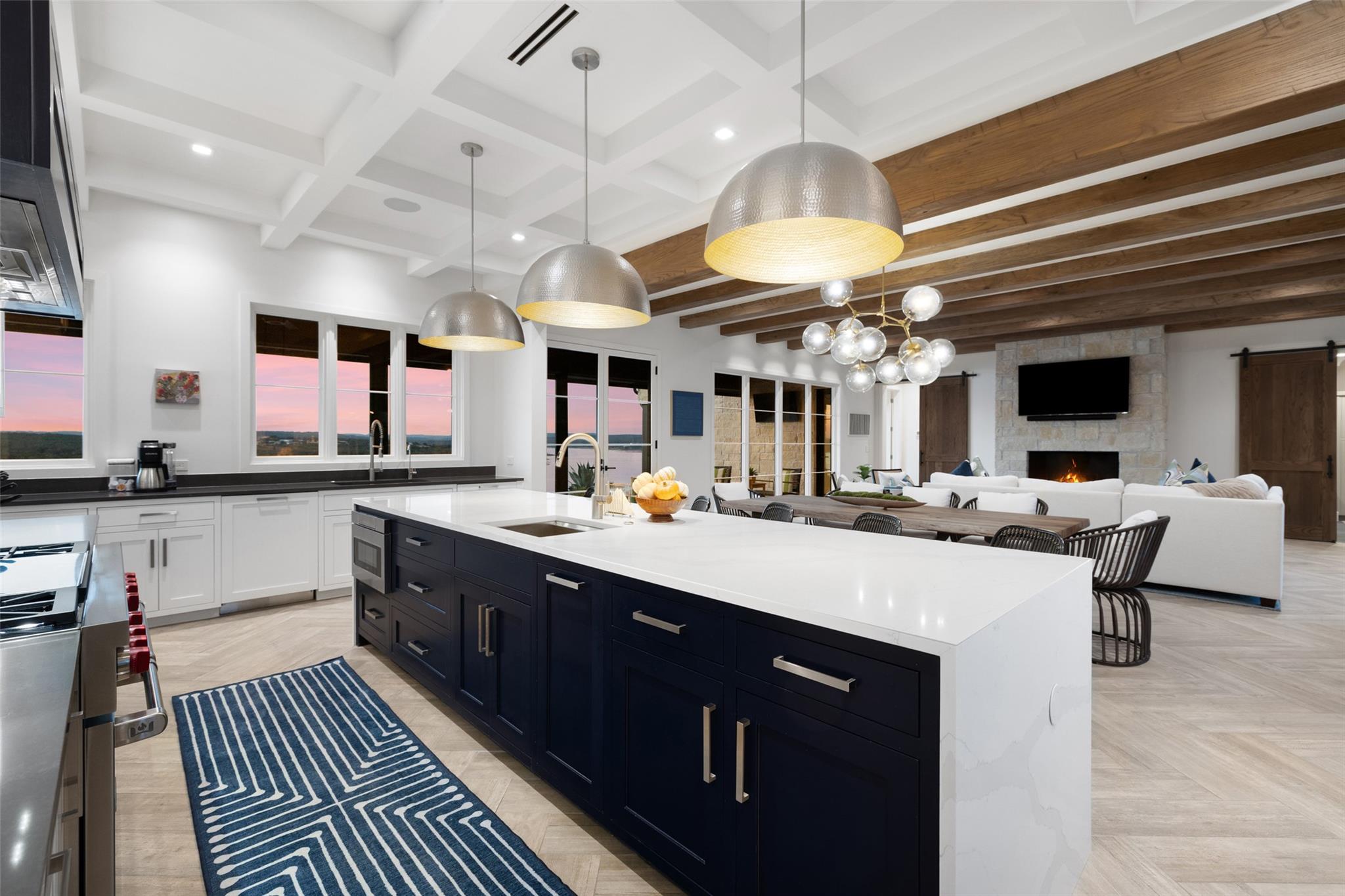 5500 Canyon Oaks Dr, Lago Vista, TX 78645