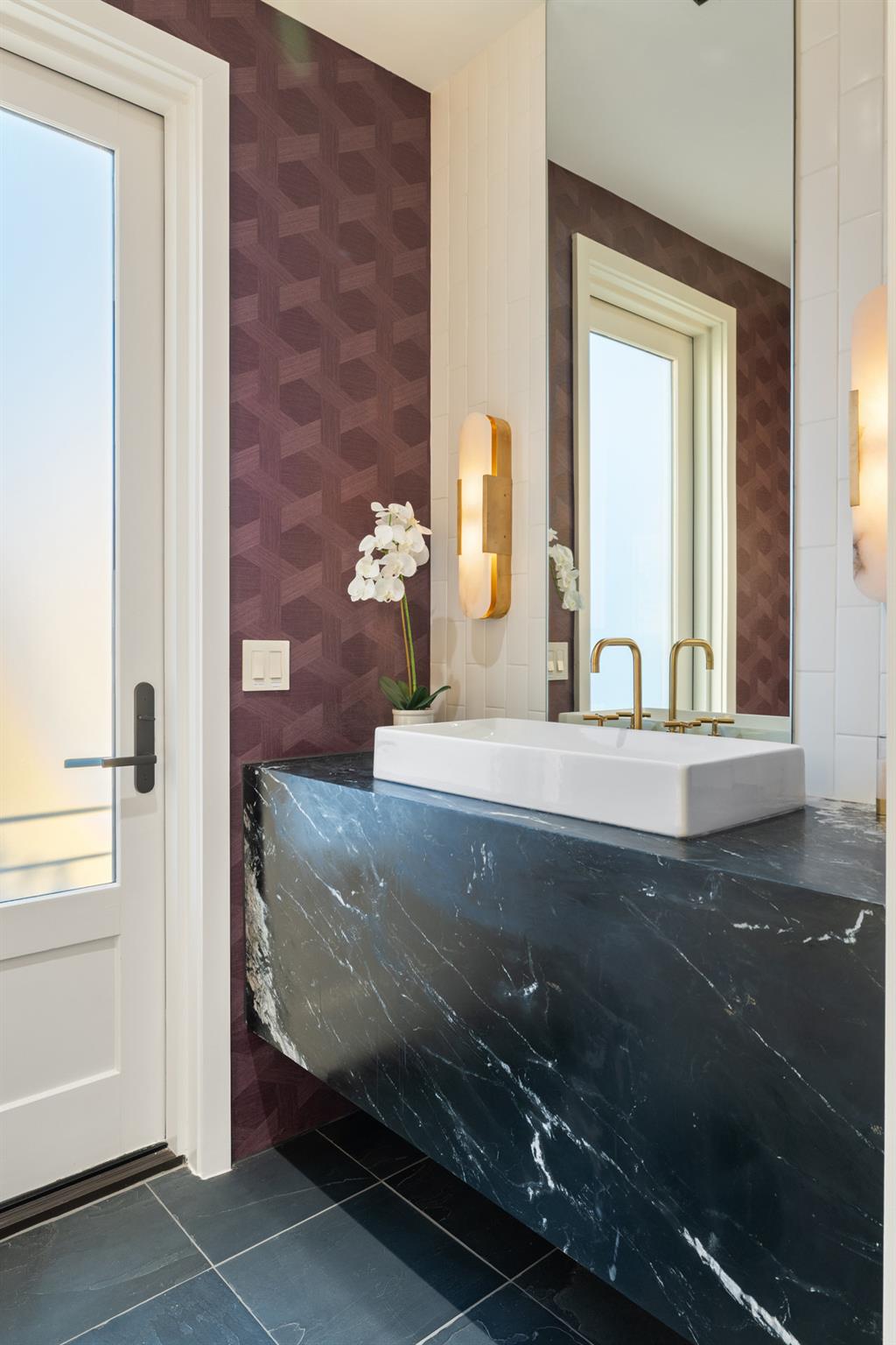 5500 Canyon Oaks Dr, Lago Vista, TX 78645