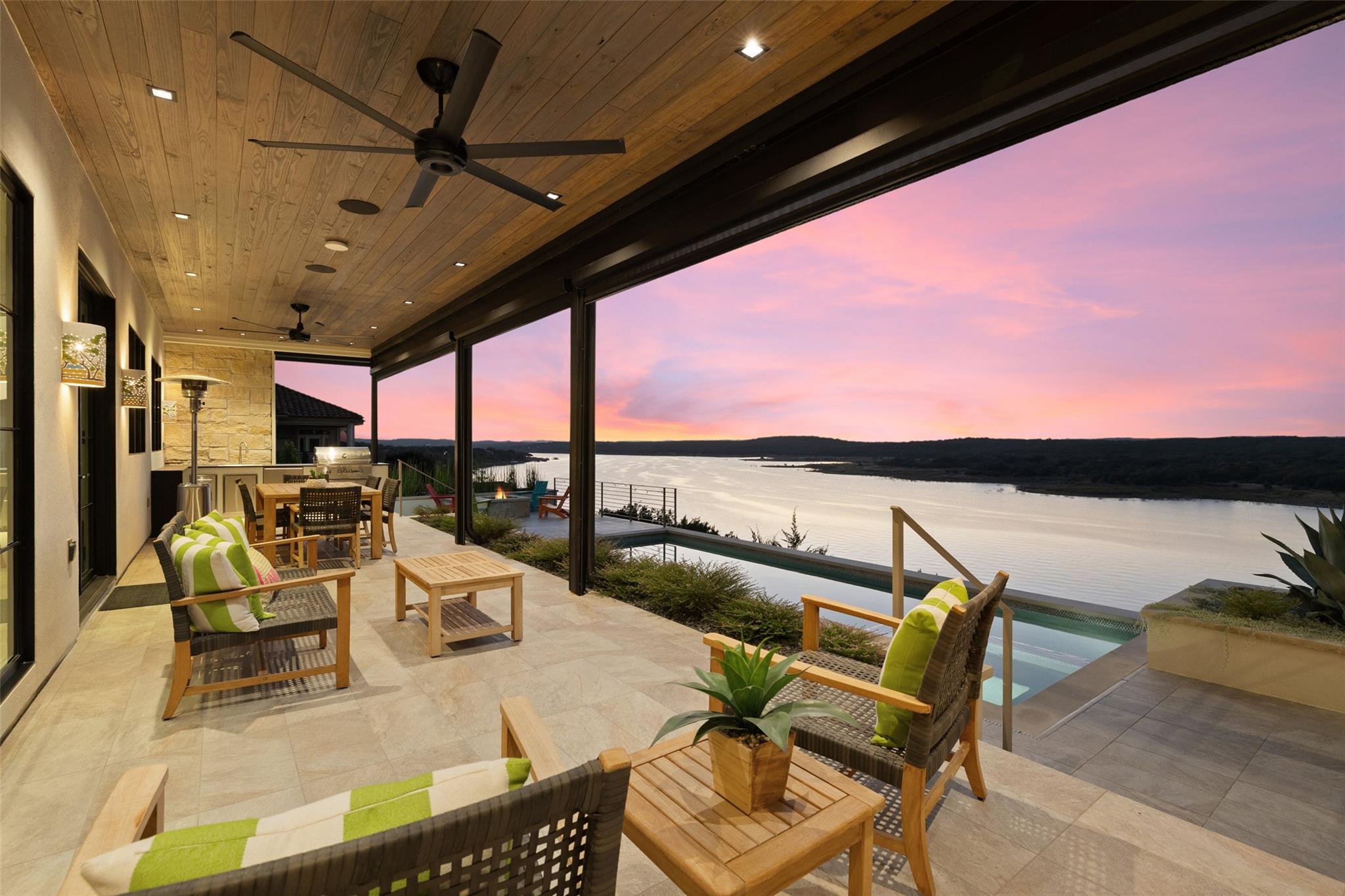 5500 Canyon Oaks Dr, Lago Vista, TX 78645