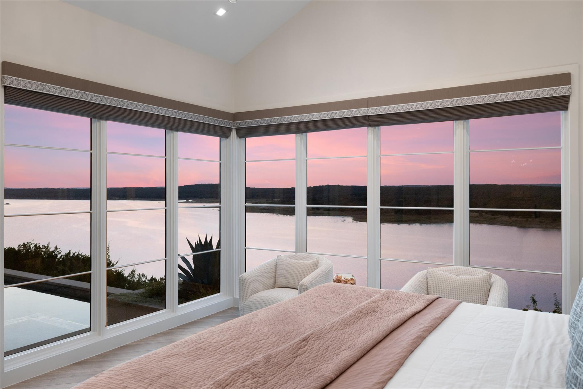 5500 Canyon Oaks Dr, Lago Vista, TX 78645