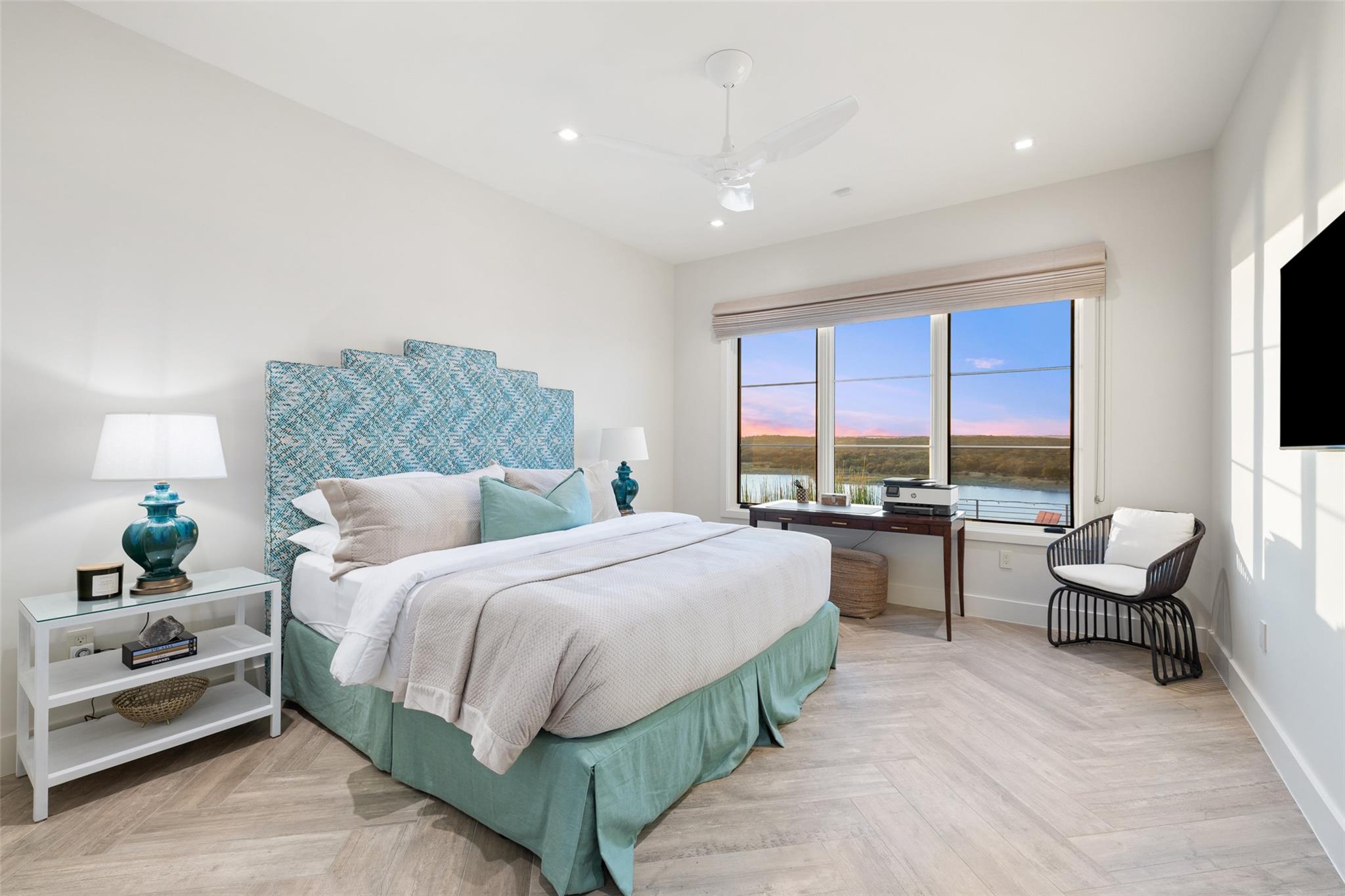 5500 Canyon Oaks Dr, Lago Vista, TX 78645