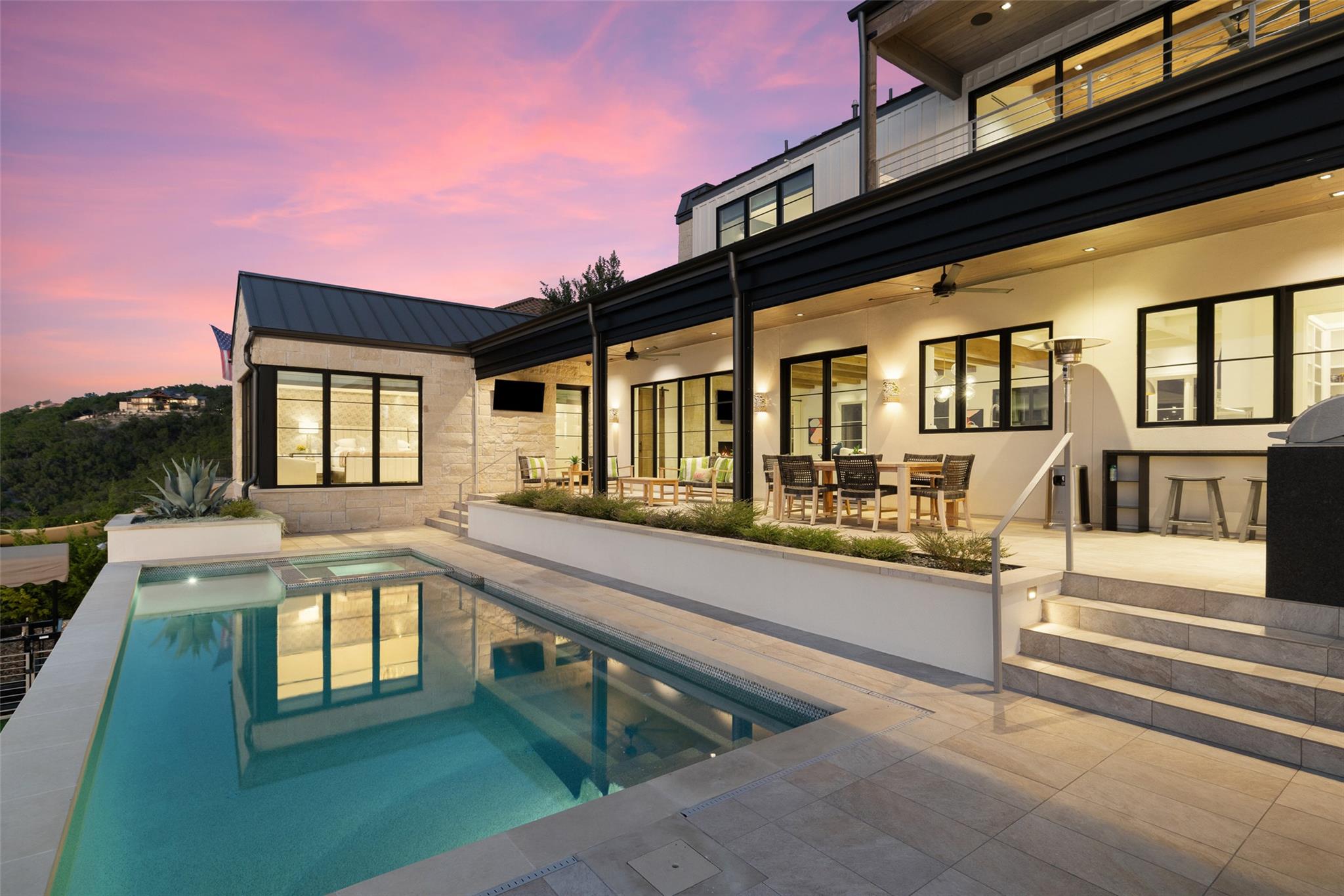 5500 Canyon Oaks Dr, Lago Vista, TX 78645