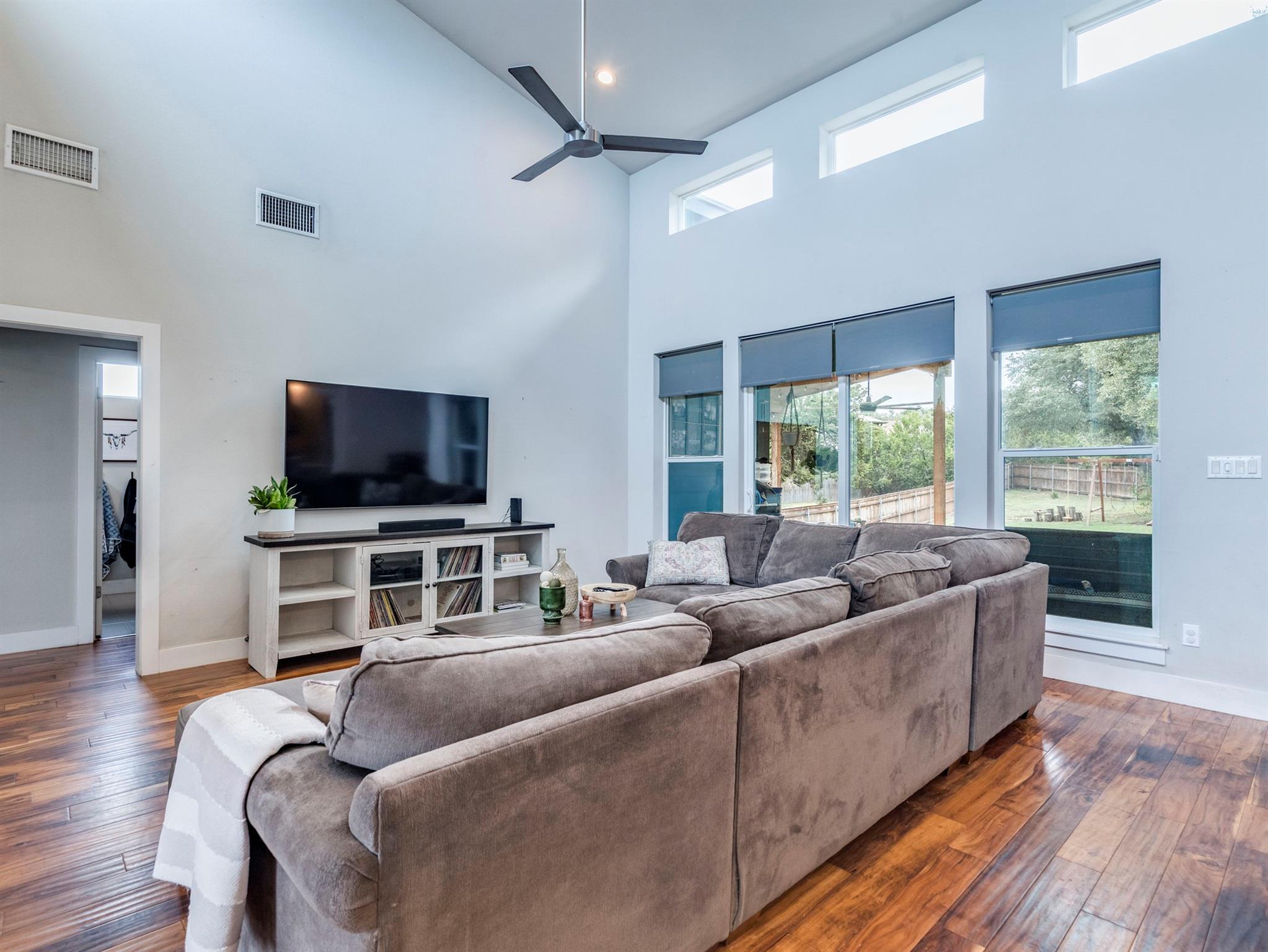 17215 Oak Cliff Cir, Dripping Springs, TX 78620