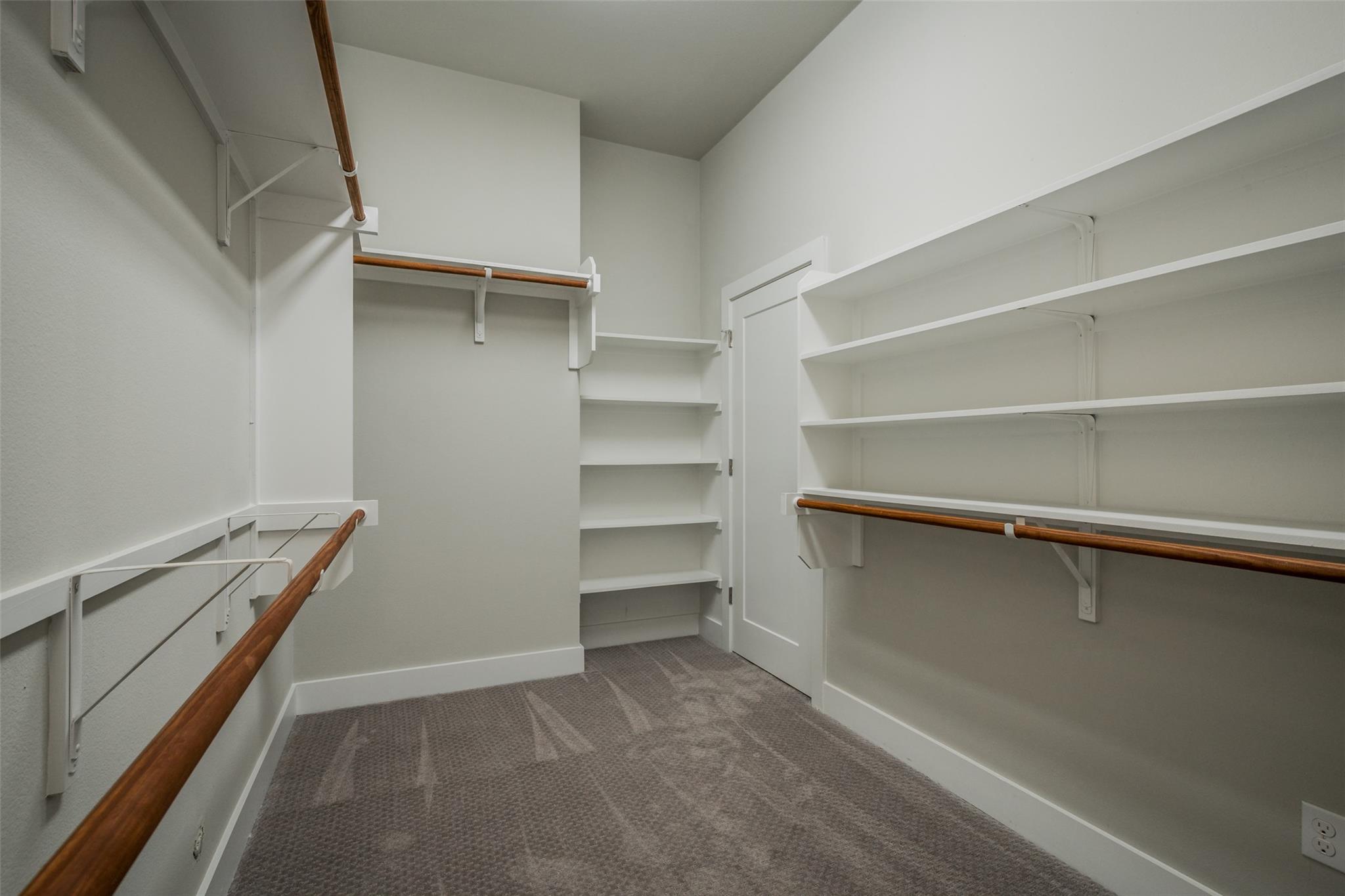 17215 Oak Cliff Cir, Dripping Springs, TX 78620