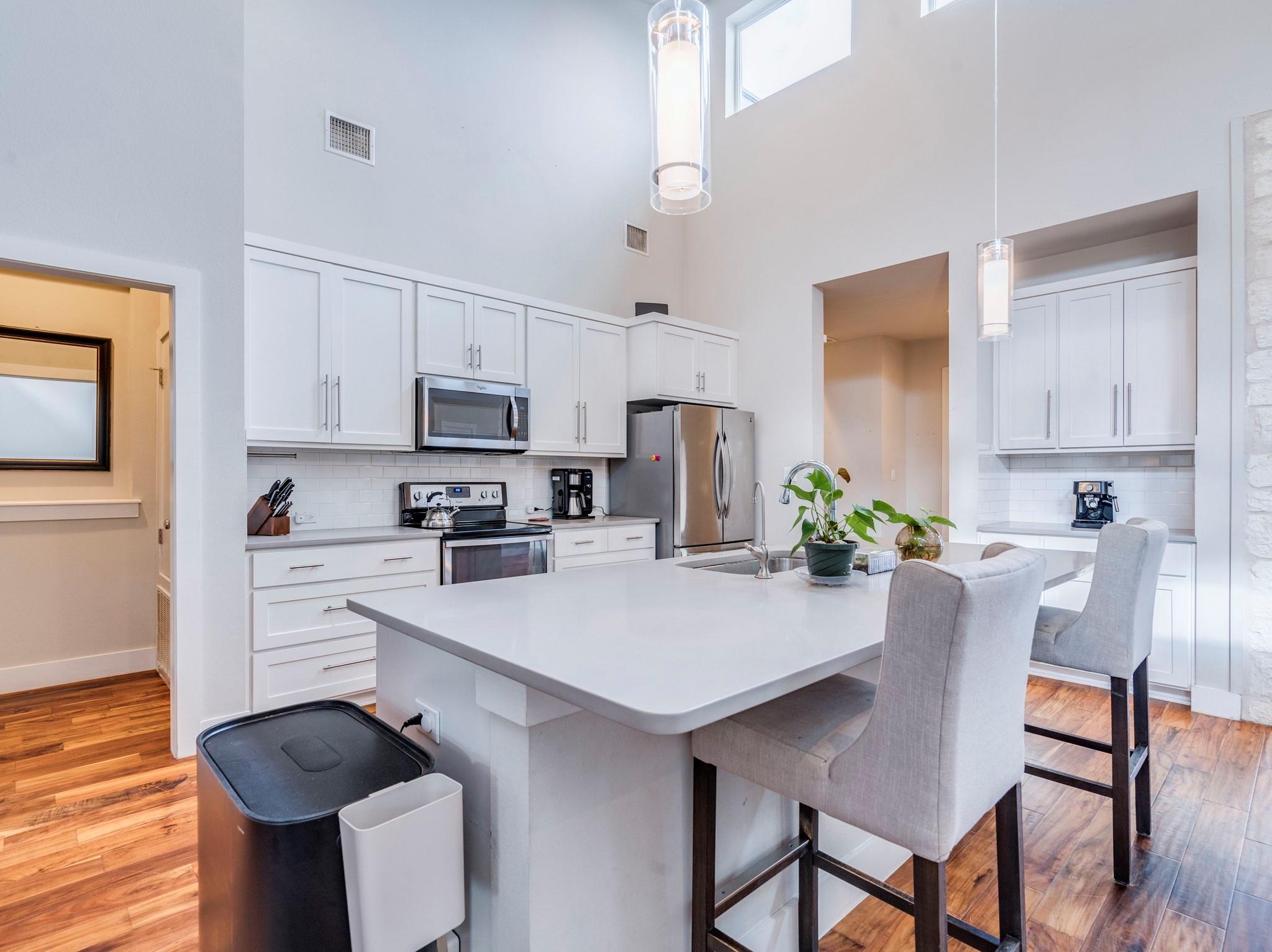 17215 Oak Cliff Cir, Dripping Springs, TX 78620