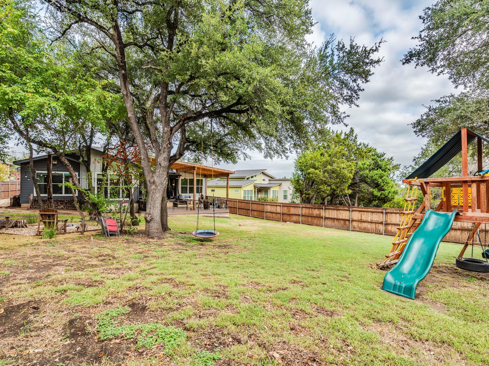 17215 Oak Cliff Cir, Dripping Springs, TX 78620