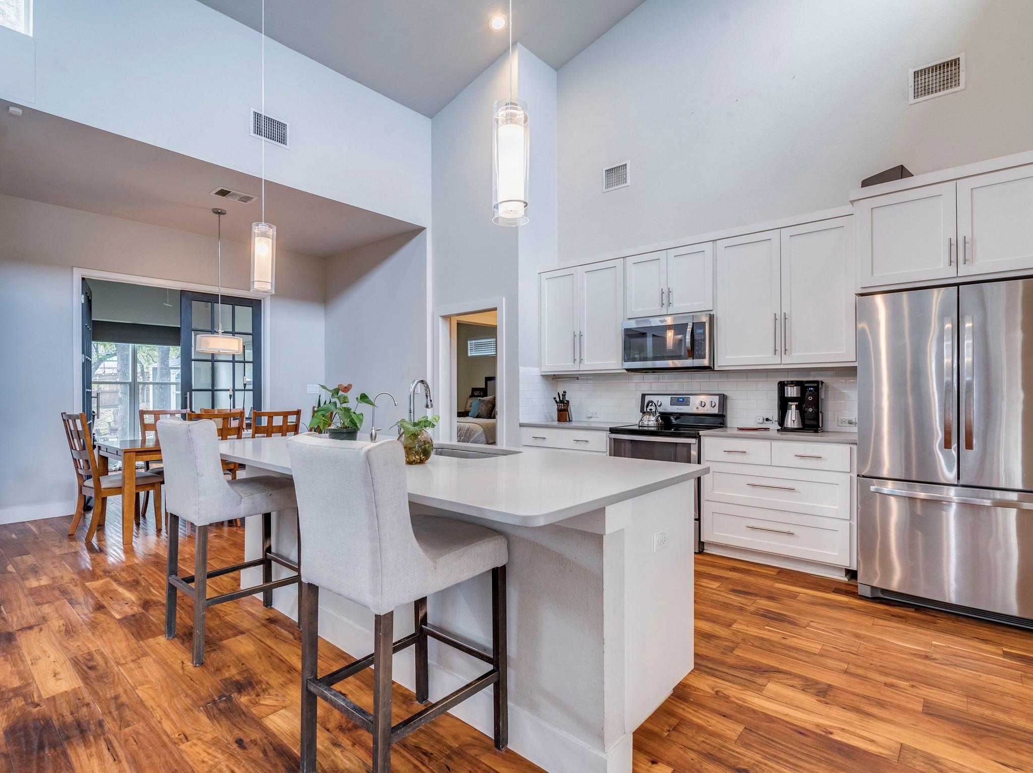 17215 Oak Cliff Cir, Dripping Springs, TX 78620