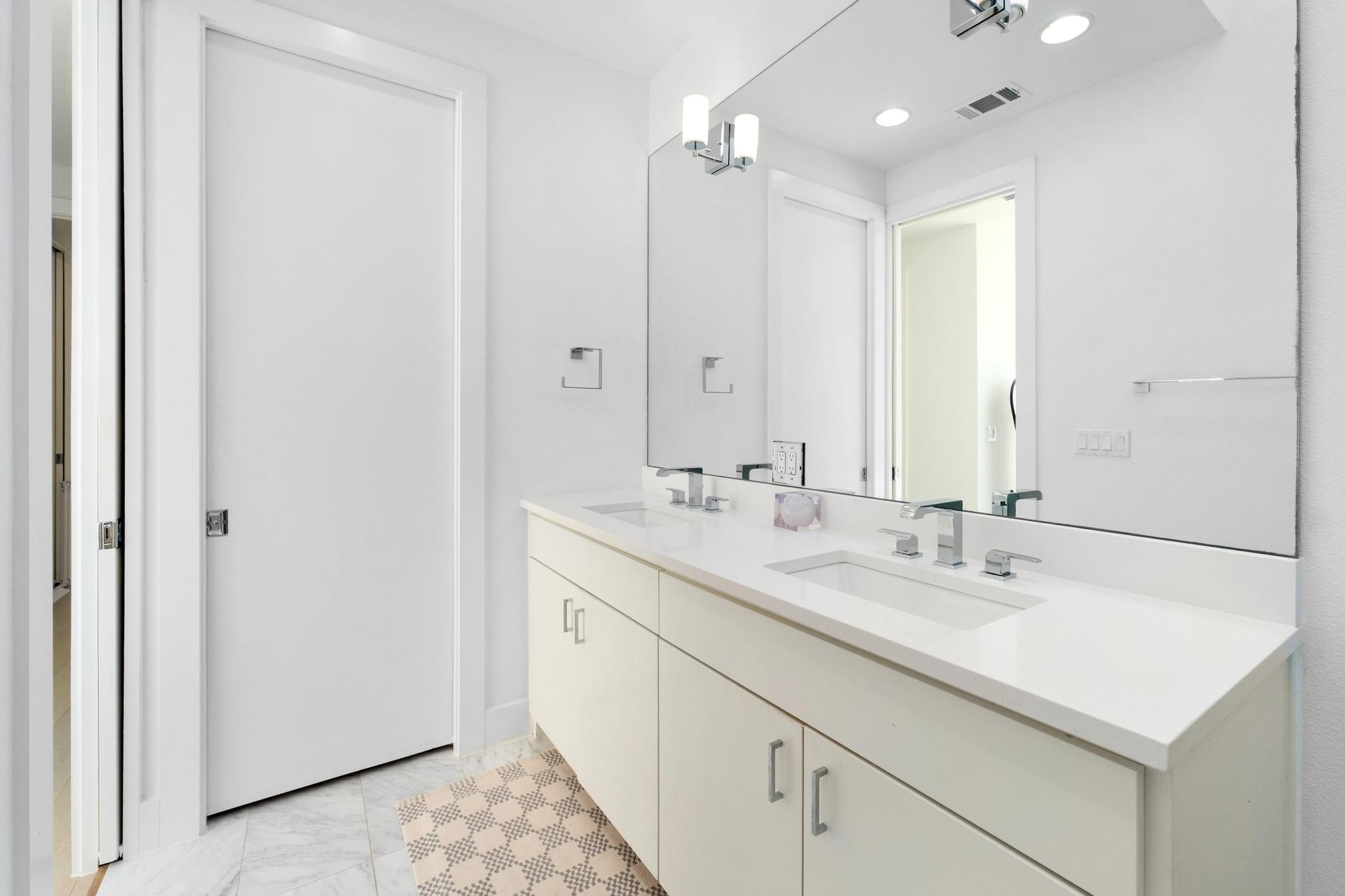 3406 E 17th St # 4, Austin, TX 78721