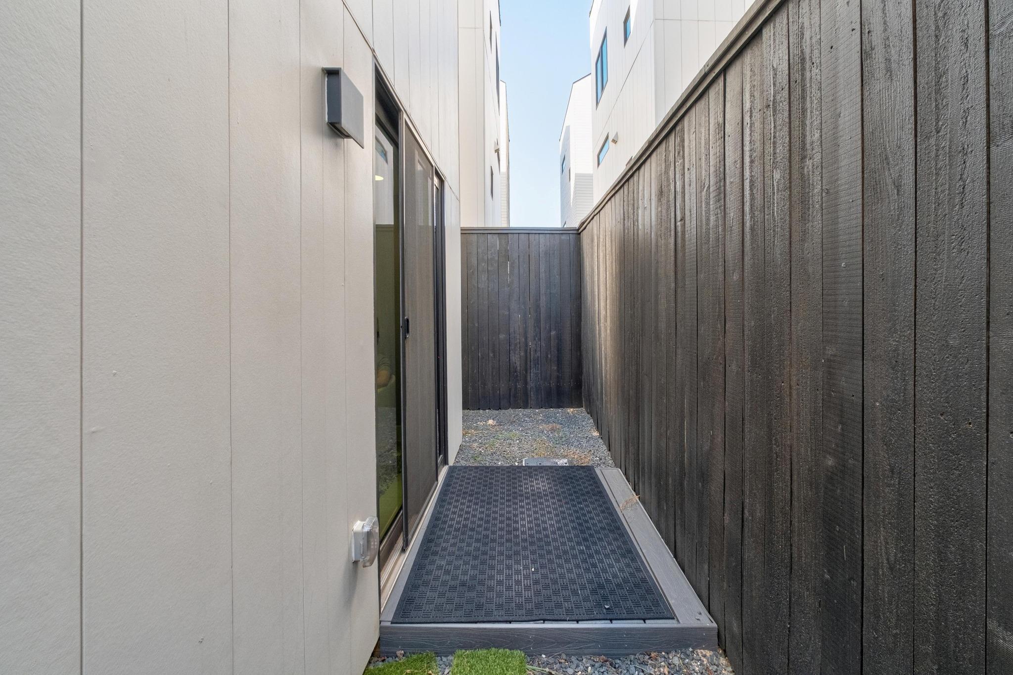 3406 E 17th St # 4, Austin, TX 78721