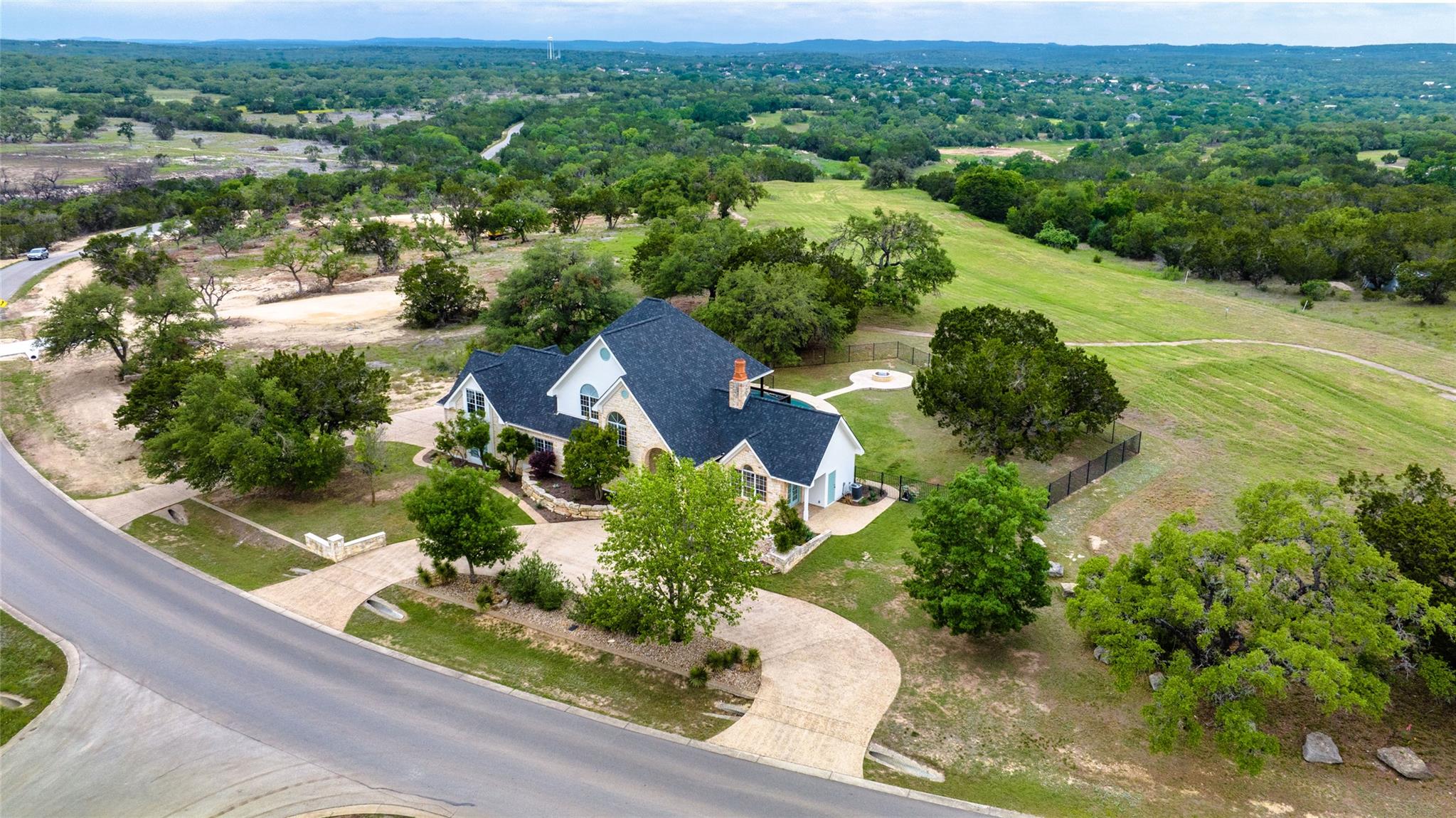 31 W VALLEY SPRINGS Rd, Wimberley, TX 78676