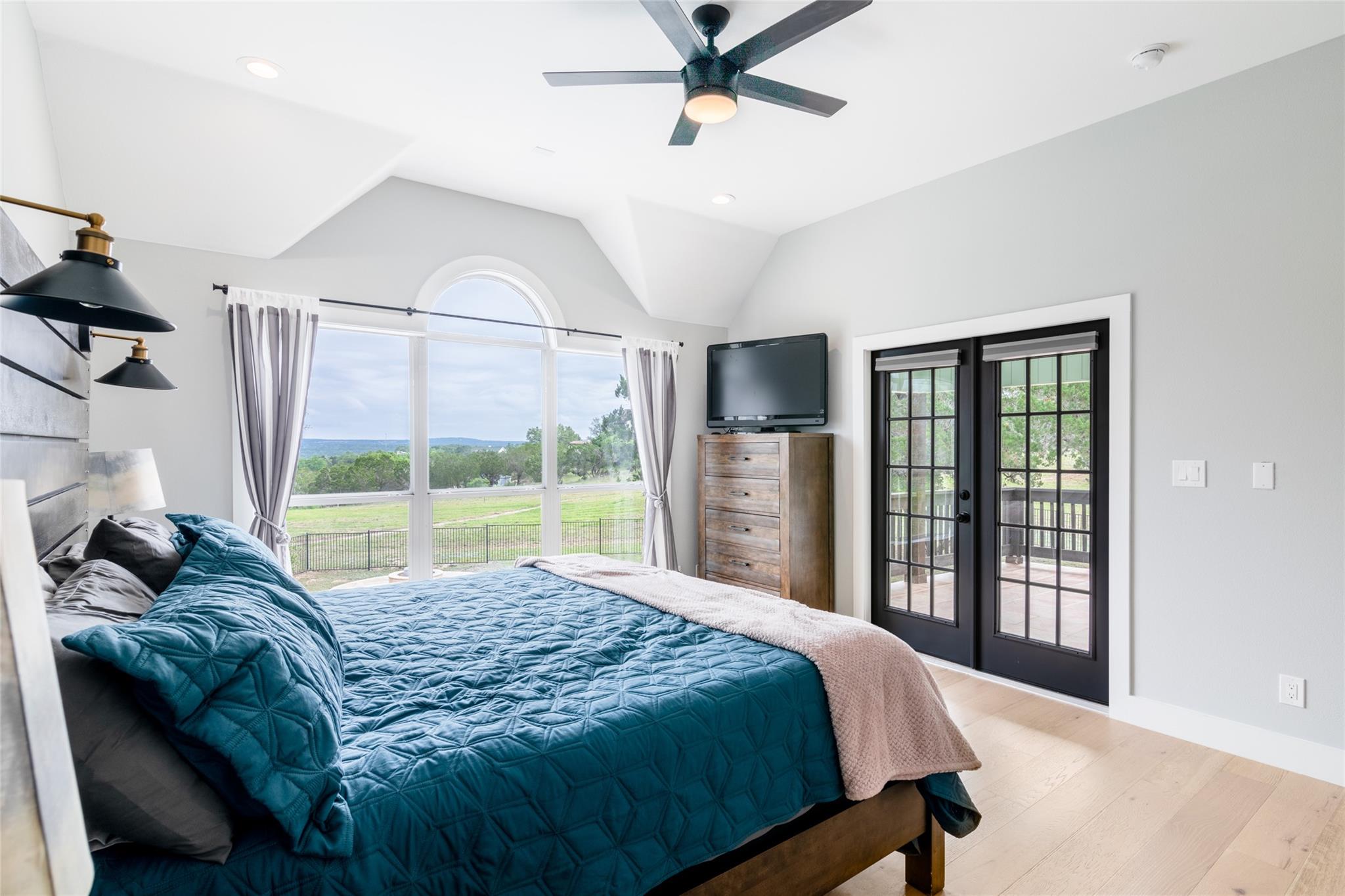 31 W VALLEY SPRINGS Rd, Wimberley, TX 78676