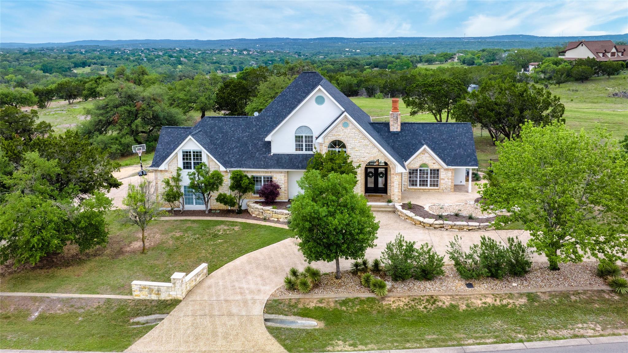 31 W VALLEY SPRINGS Rd, Wimberley, TX 78676