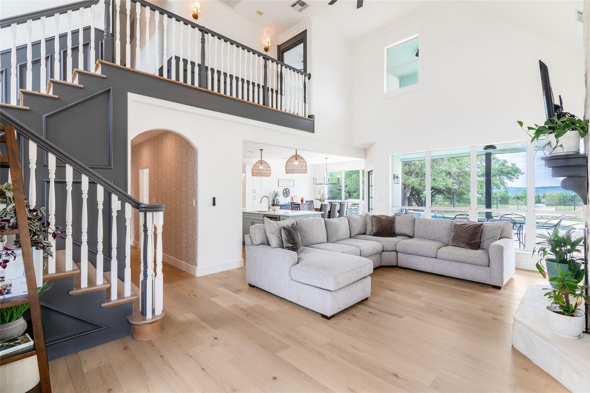 31 W VALLEY SPRINGS Rd, Wimberley, TX 78676