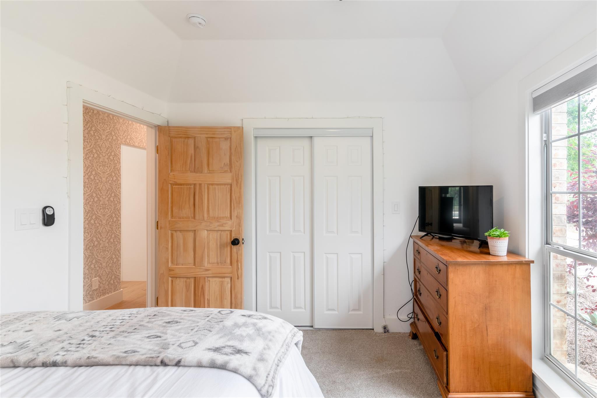 31 W VALLEY SPRINGS Rd, Wimberley, TX 78676