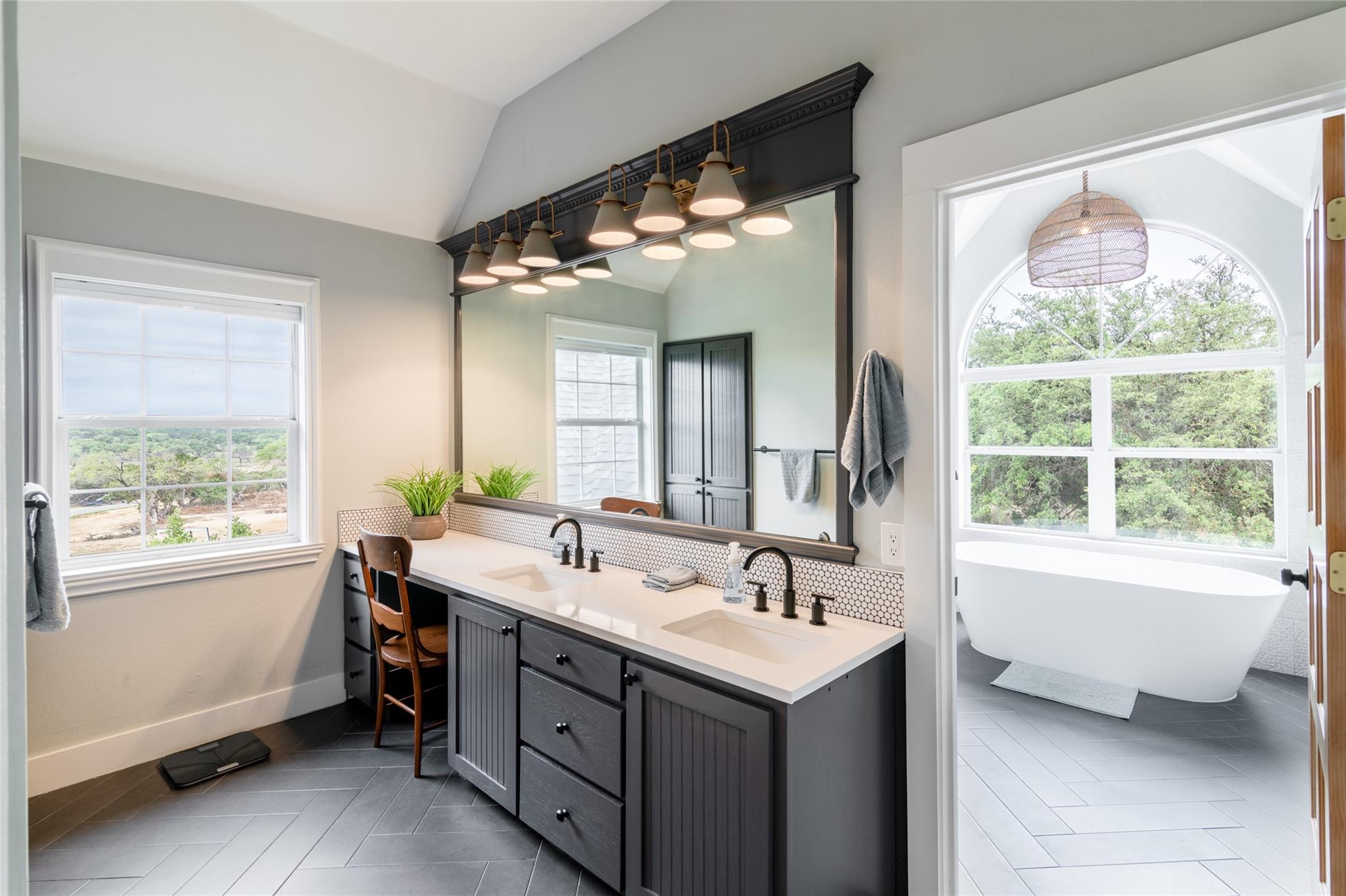 31 W VALLEY SPRINGS Rd, Wimberley, TX 78676