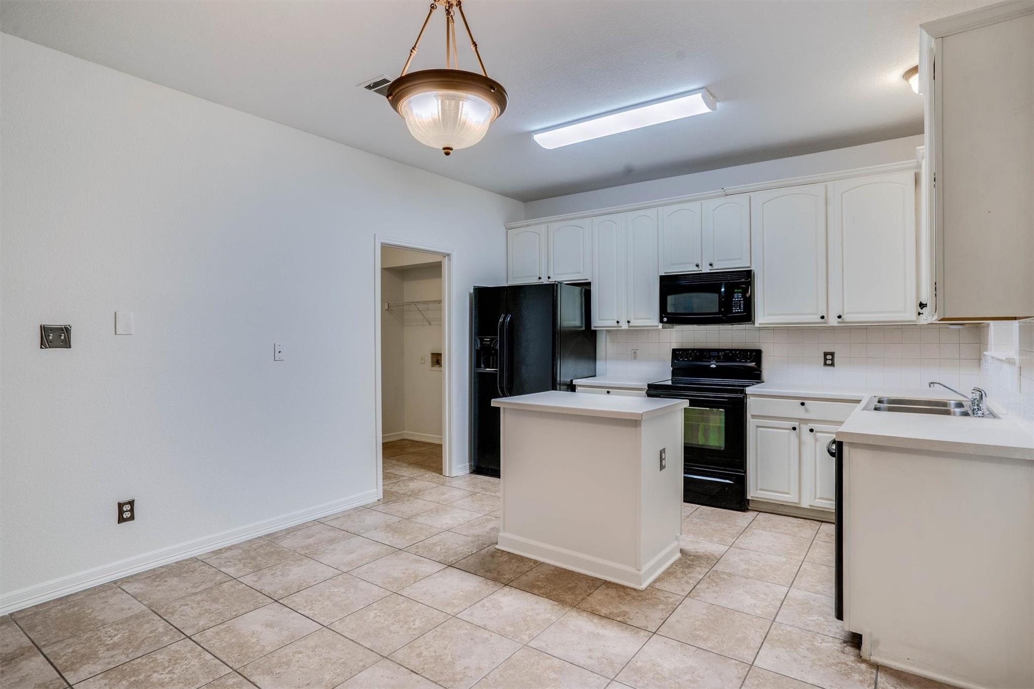 3756 Top Rock Ln, Round Rock, TX 78681