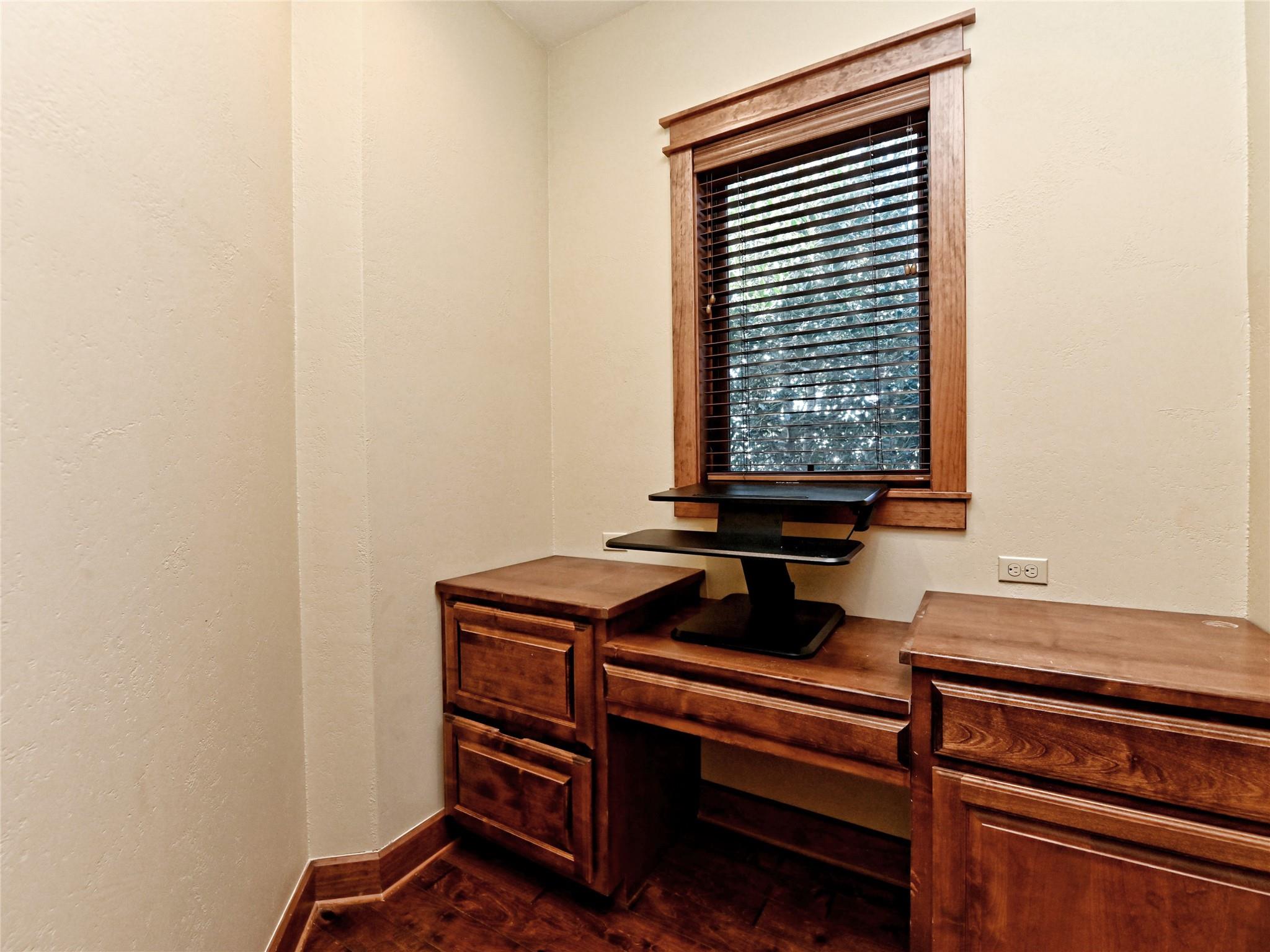 26505 Masters Pkwy, Spicewood, TX 78669