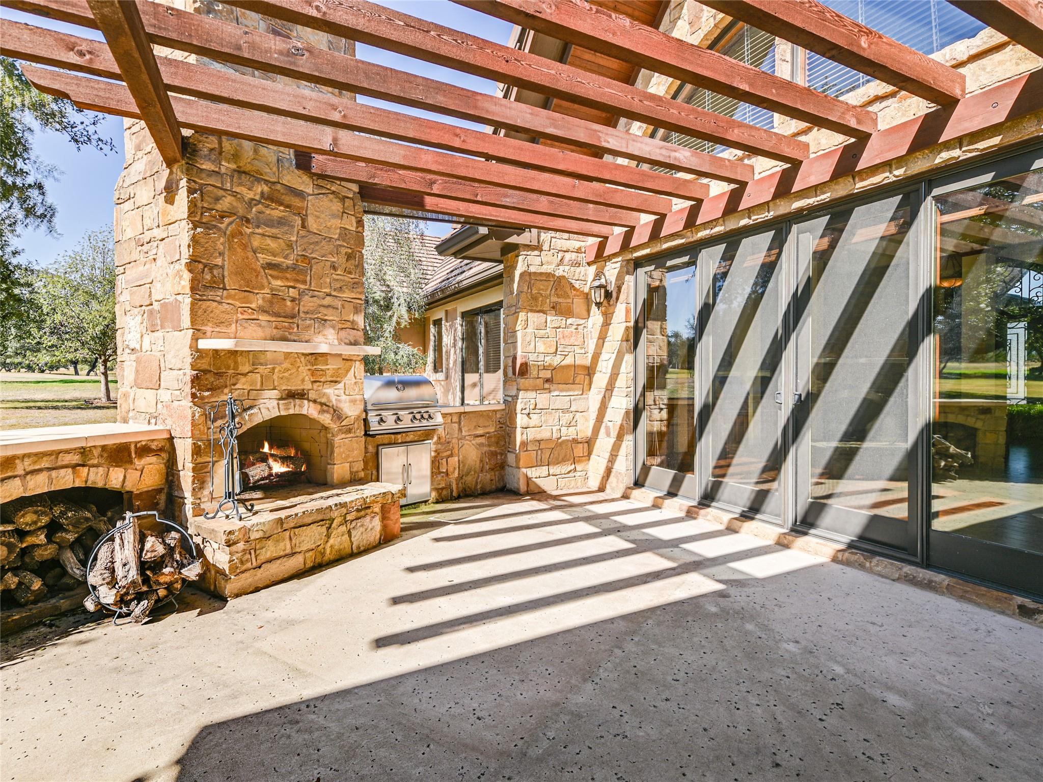 26505 Masters Pkwy, Spicewood, TX 78669