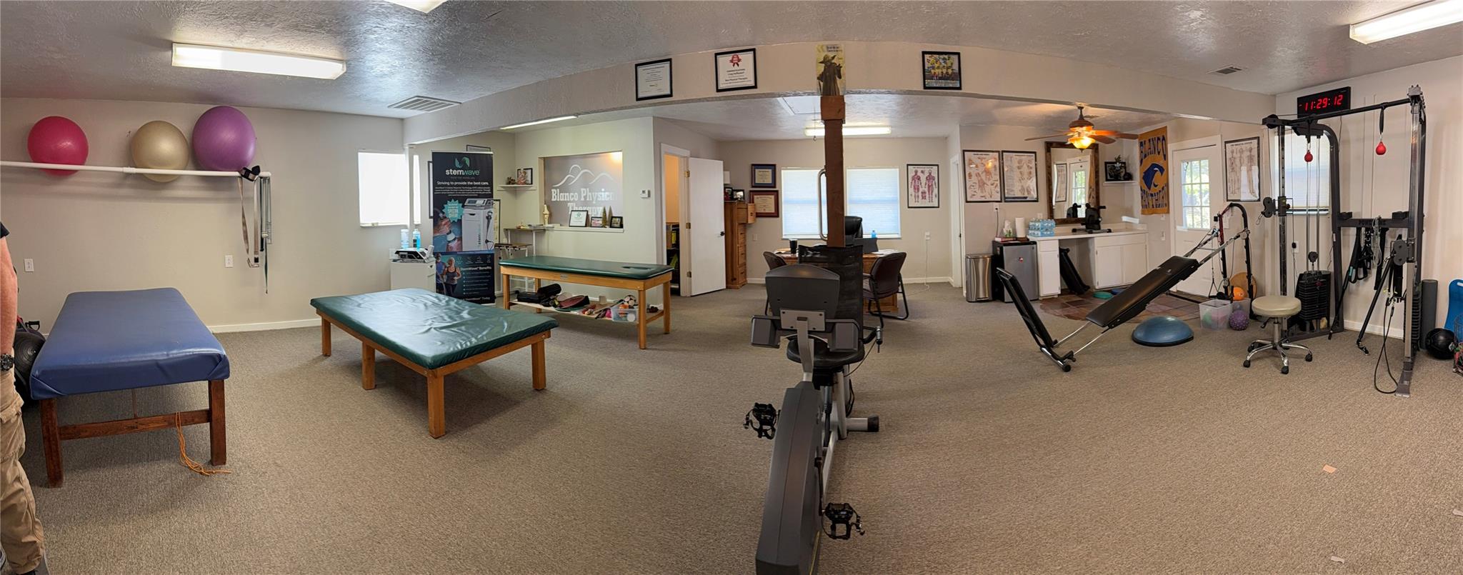 11 Main St, Blanco, TX 78606