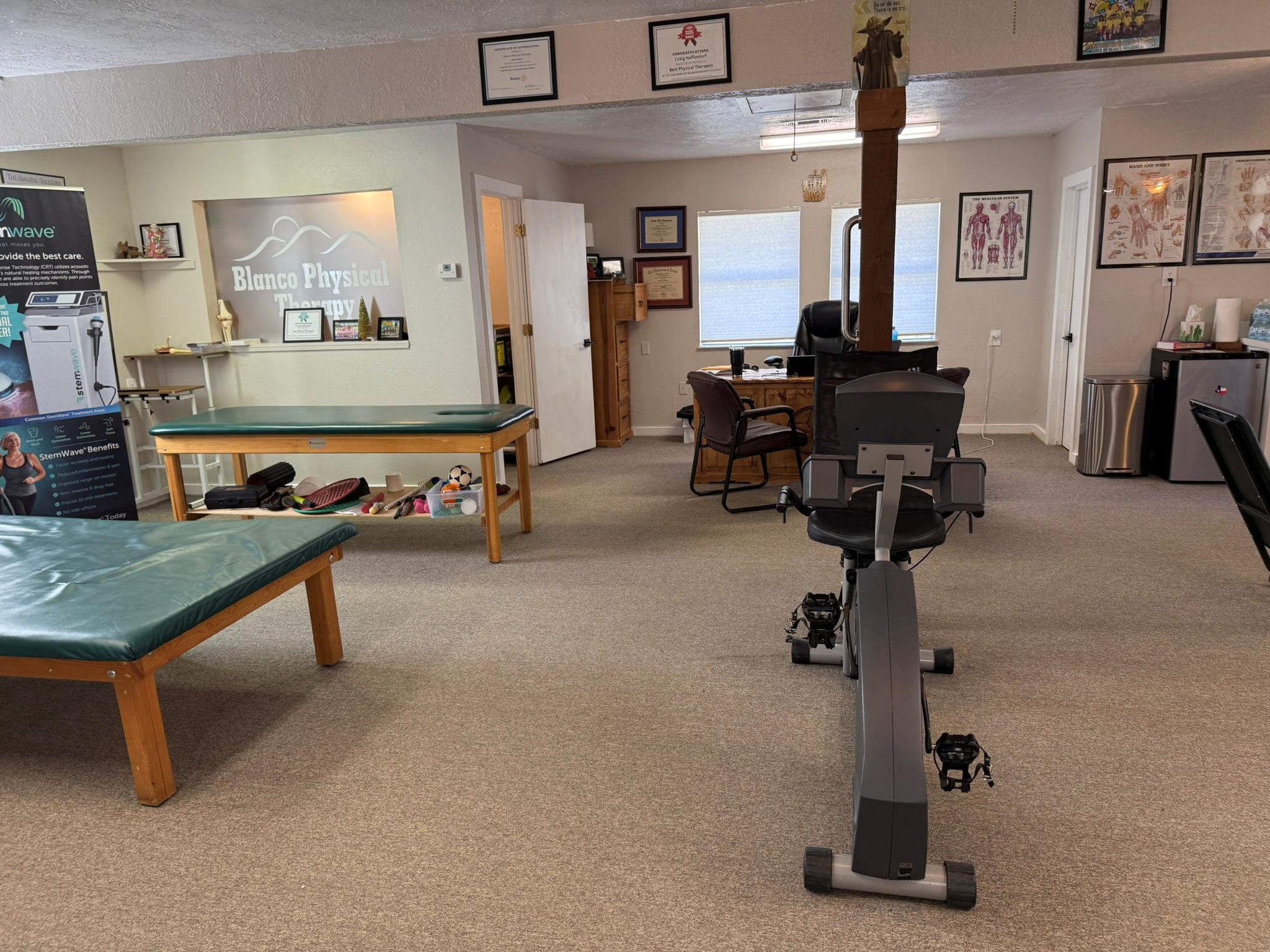 11 Main St, Blanco, TX 78606