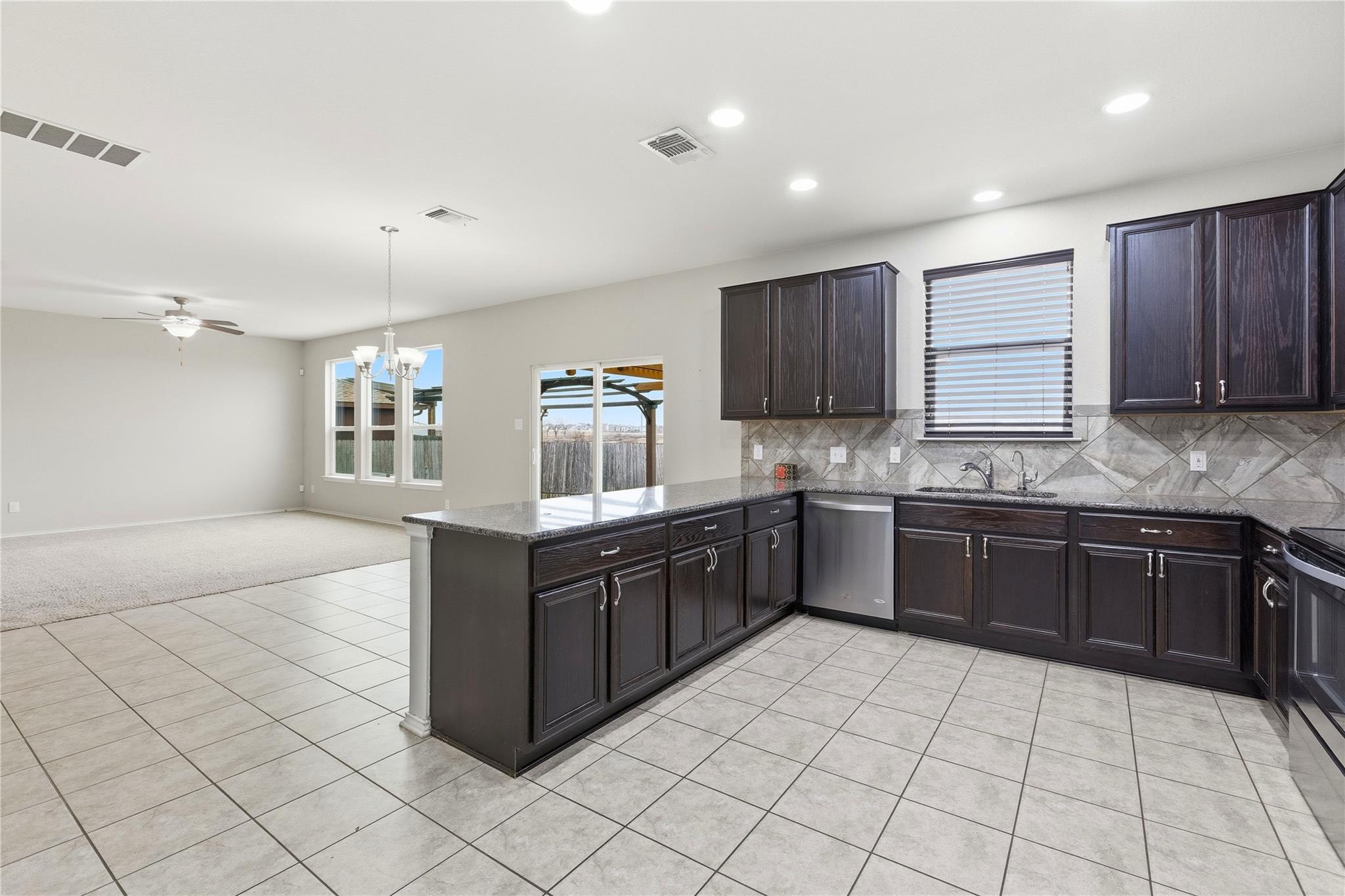 605 Saul St, Hutto, TX 78634