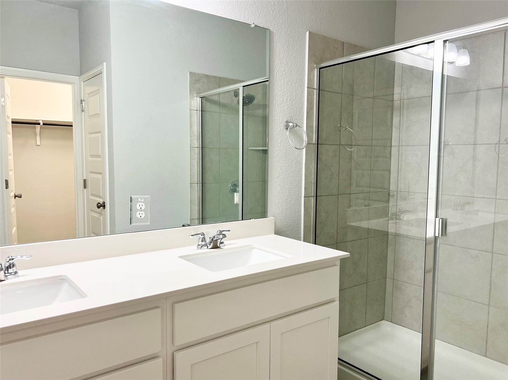 256 Wild Wind Trl, Jarrell, TX 76537