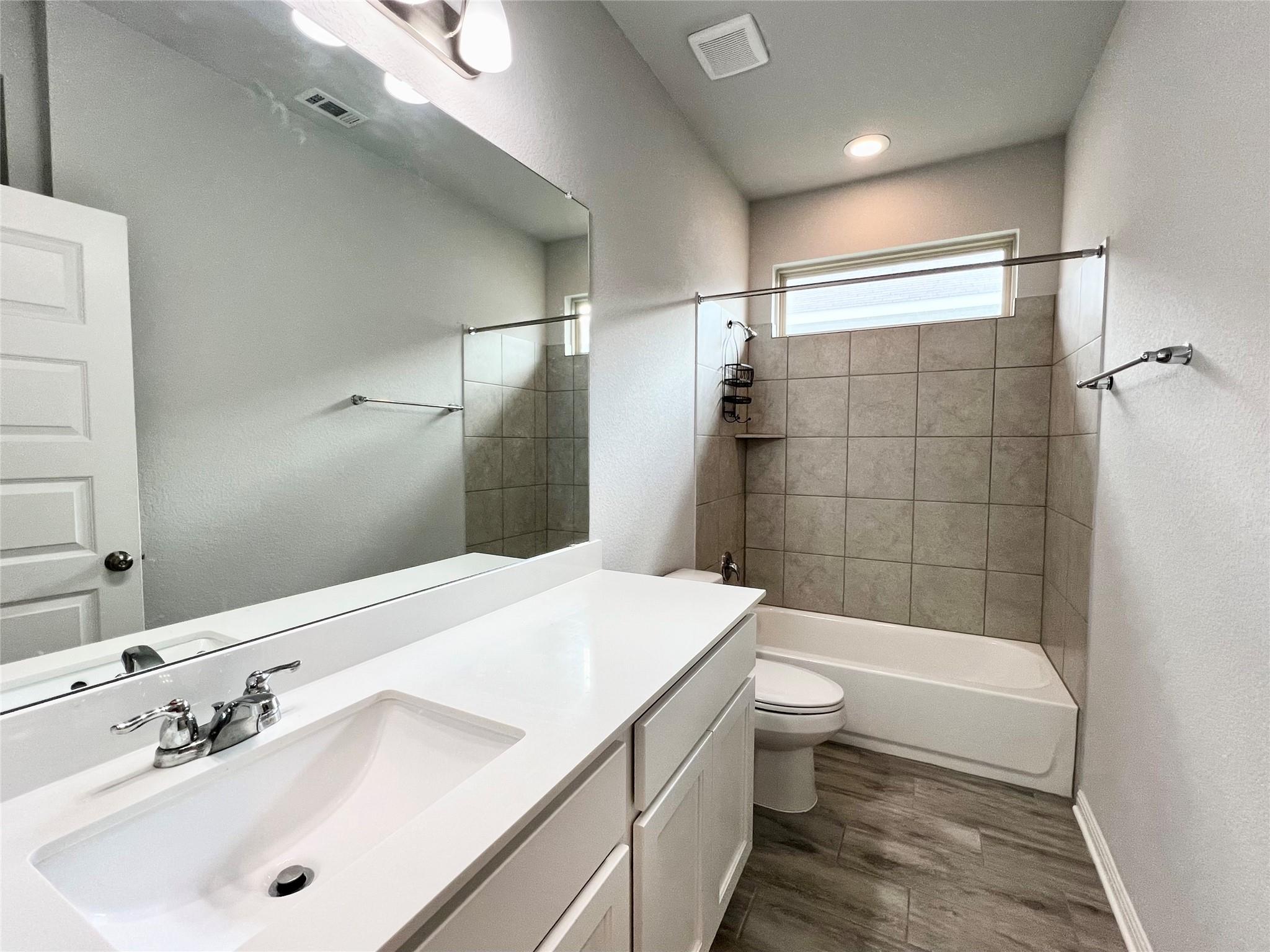 256 Wild Wind Trl, Jarrell, TX 76537