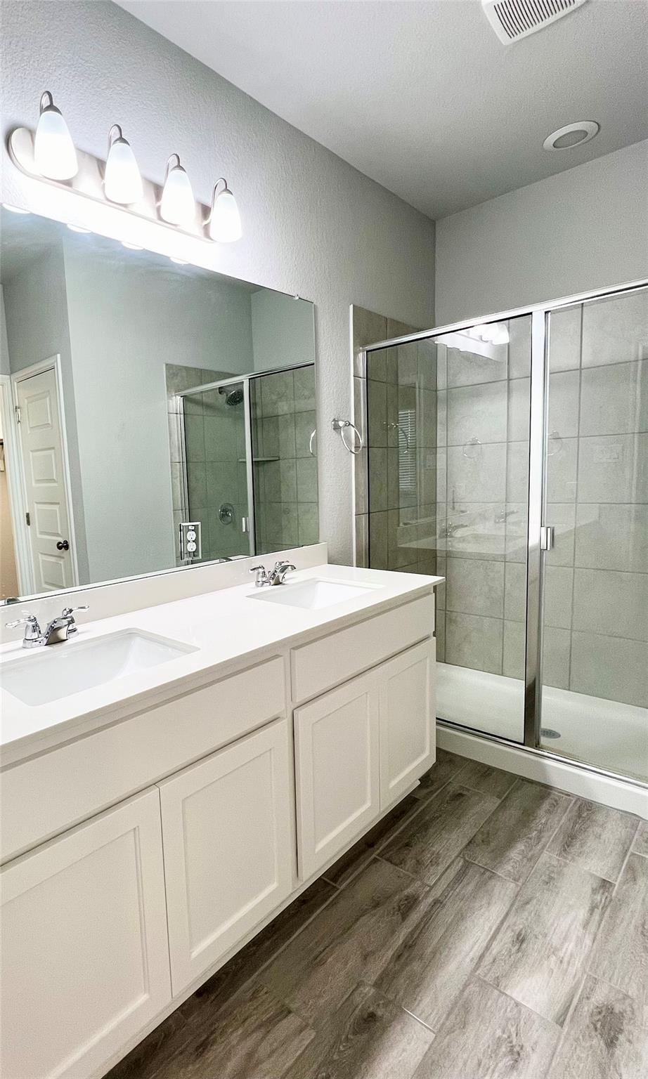 256 Wild Wind Trl, Jarrell, TX 76537