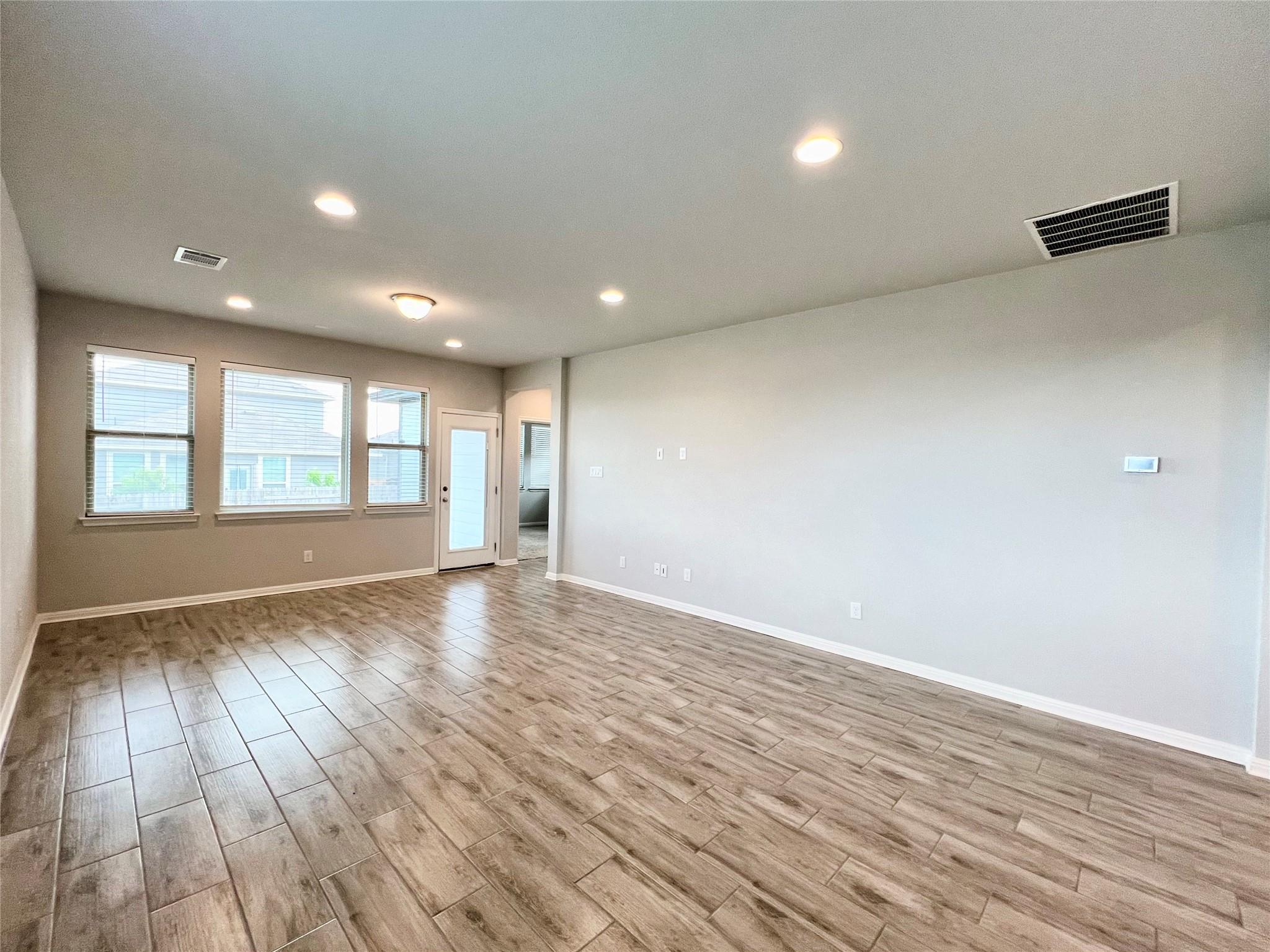 256 Wild Wind Trl, Jarrell, TX 76537