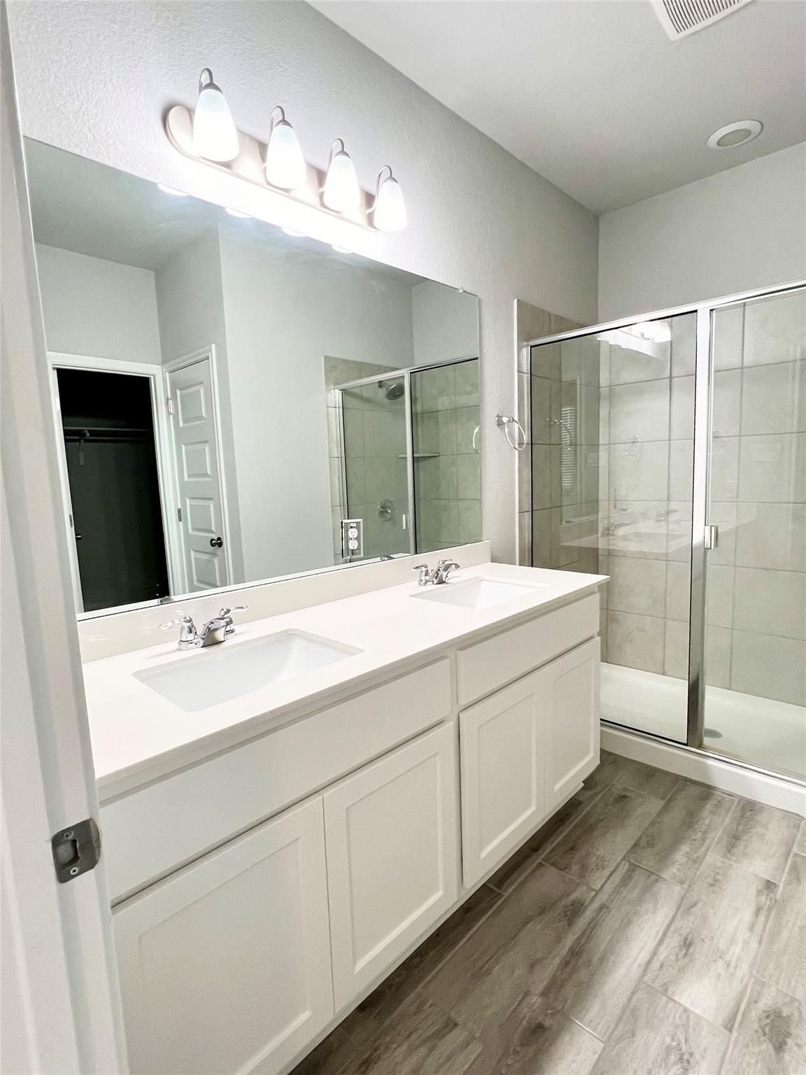 256 Wild Wind Trl, Jarrell, TX 76537