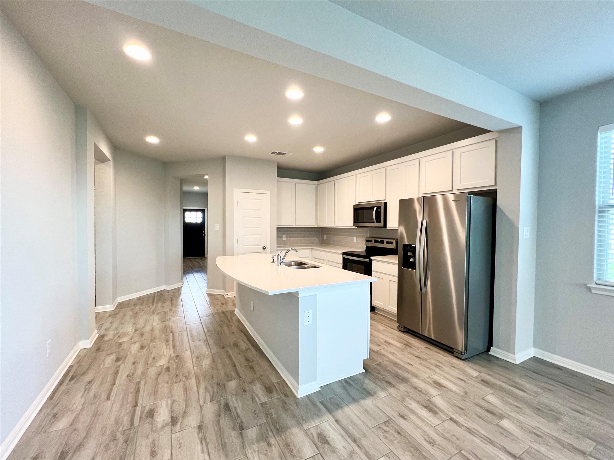 256 Wild Wind Trl, Jarrell, TX 76537