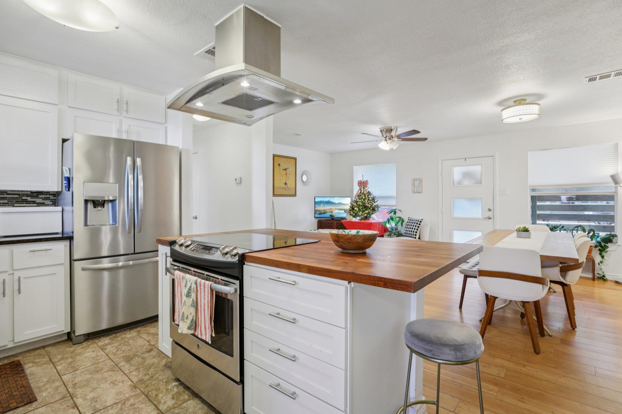 4413 Russell Dr, Austin, TX 78745